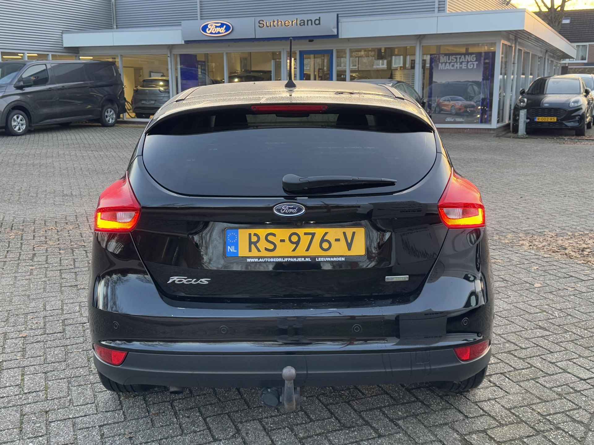 Ford Focus 1.0 Ecoboost Titanium 125pk Trekhaak | Cruise control | Getint glas | 5 deurs | Apple Carplay / Android auto | Achteruitrijcamera - 4/27