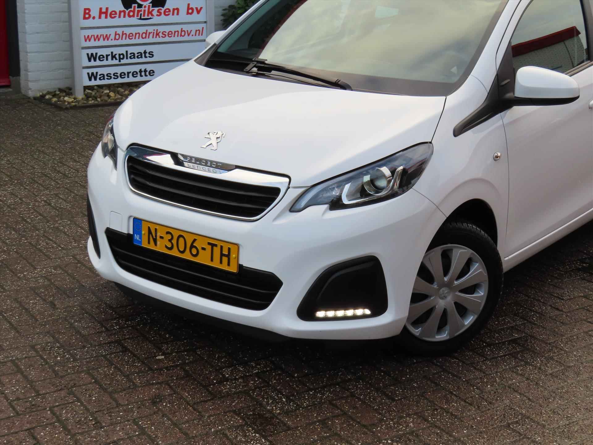 Peugeot 108 1.0 e-VTi 72pk 5D Active/ All season banden/ Groot media scherm/ Camera achter/ Apple Carplay/ DAB/ Airco/ 1 Eigenaar/ Origineel NL/ NAP - 3/41