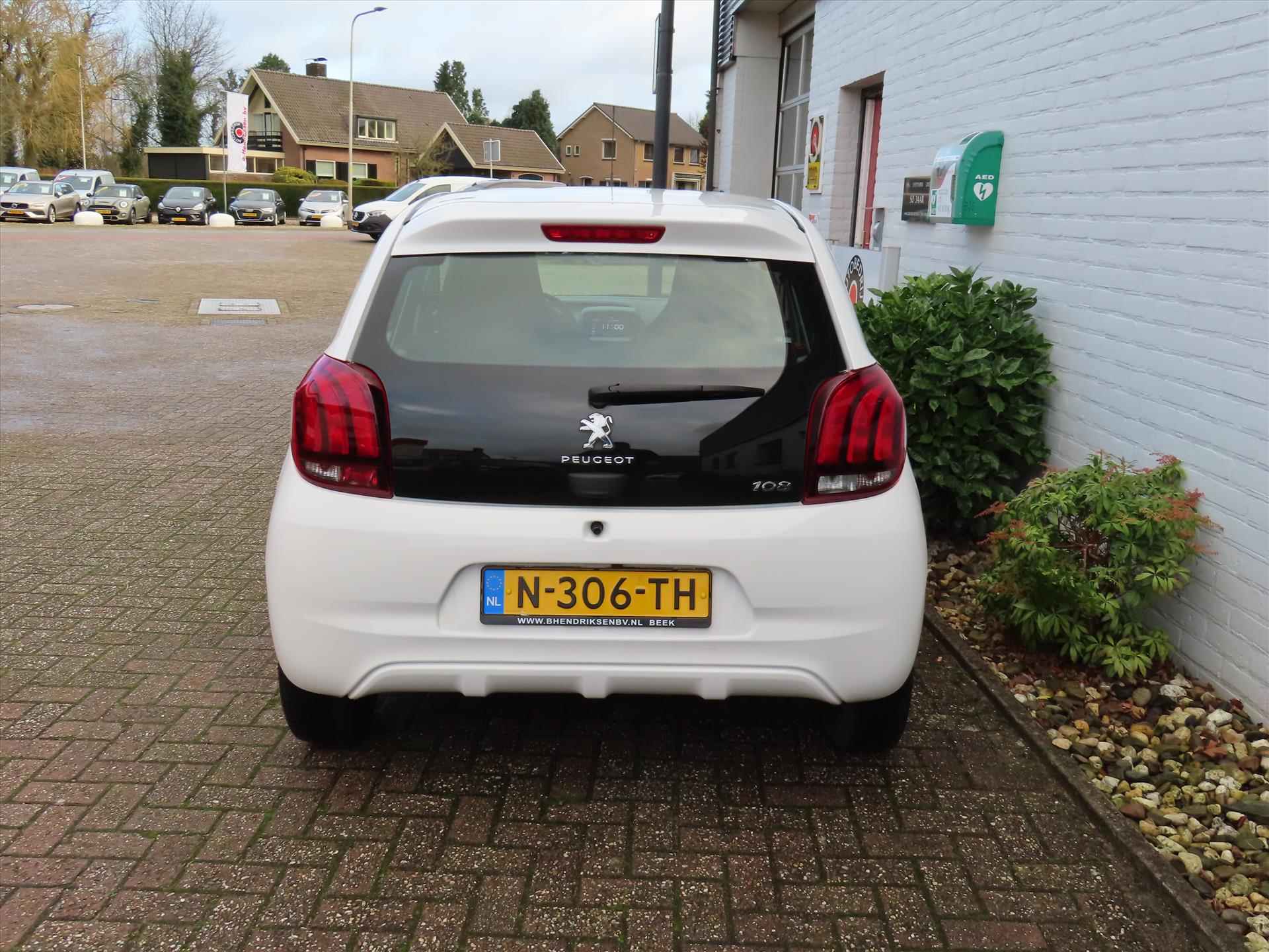 Peugeot 108 1.0 e-VTi 72pk 5D Active/ All season banden/ Groot media scherm/ Camera achter/ Apple Carplay/ DAB/ Airco/ 1 Eigenaar/ Origineel NL/ NAP - 7/41