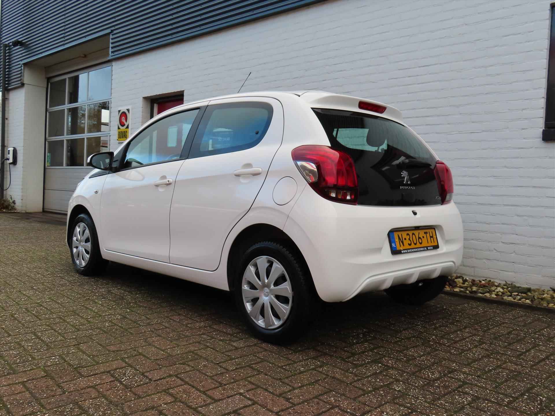 Peugeot 108 1.0 e-VTi 72pk 5D Active/ All season banden/ Groot media scherm/ Camera achter/ Apple Carplay/ DAB/ Airco/ 1 Eigenaar/ Origineel NL/ NAP - 39/41