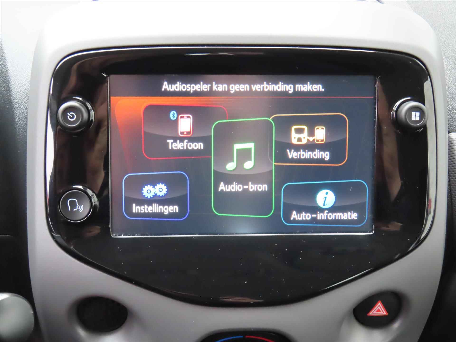 Peugeot 108 1.0 e-VTi 72pk 5D Active/ All season banden/ Groot media scherm/ Camera achter/ Apple Carplay/ DAB/ Airco/ 1 Eigenaar/ Origineel NL/ NAP - 22/41