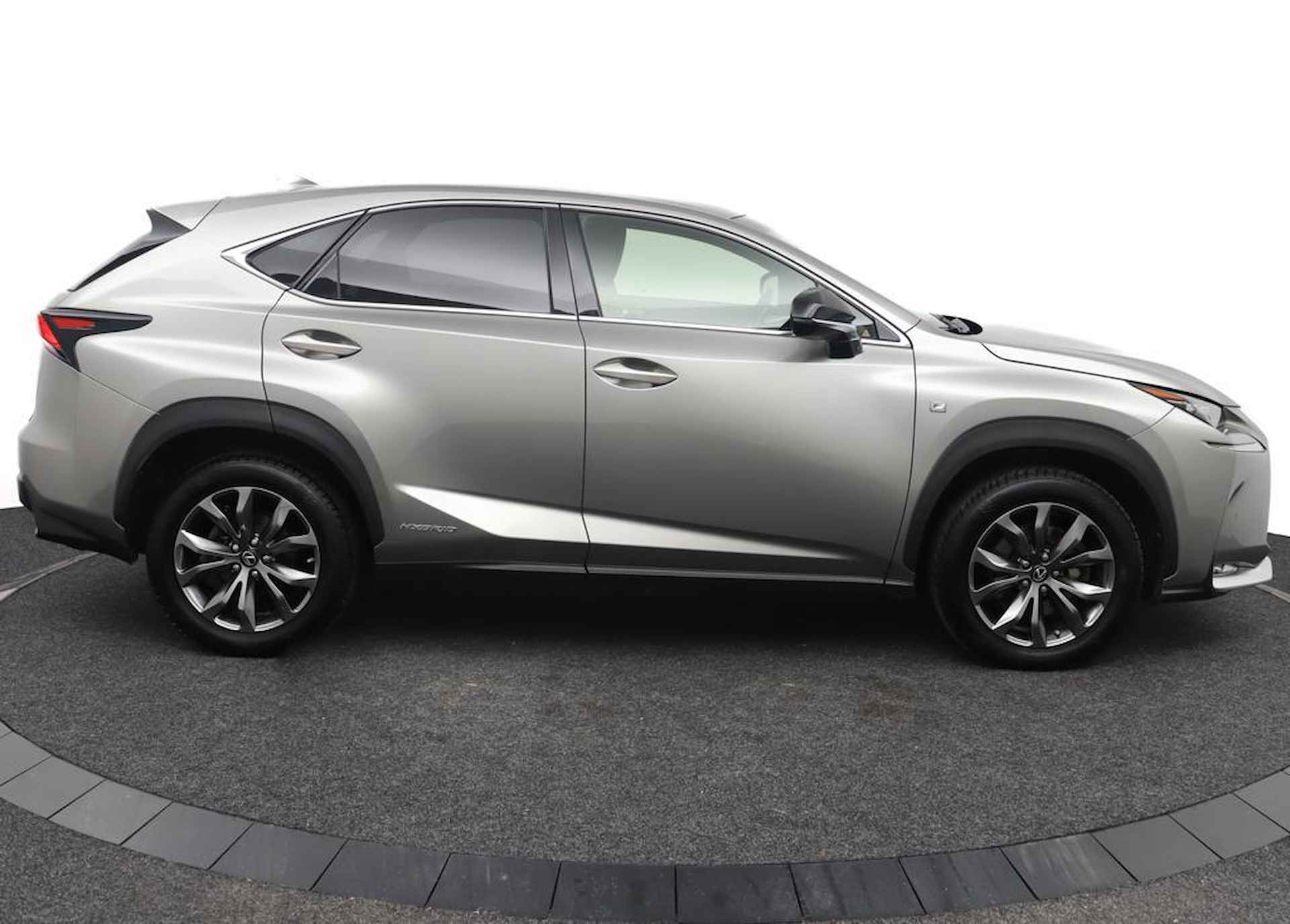 Lexus NX 300h AWD F Sport Line | Adaptive Cruise Control | Stuurwielverwarming | Panoramadak | DAB - 13/47