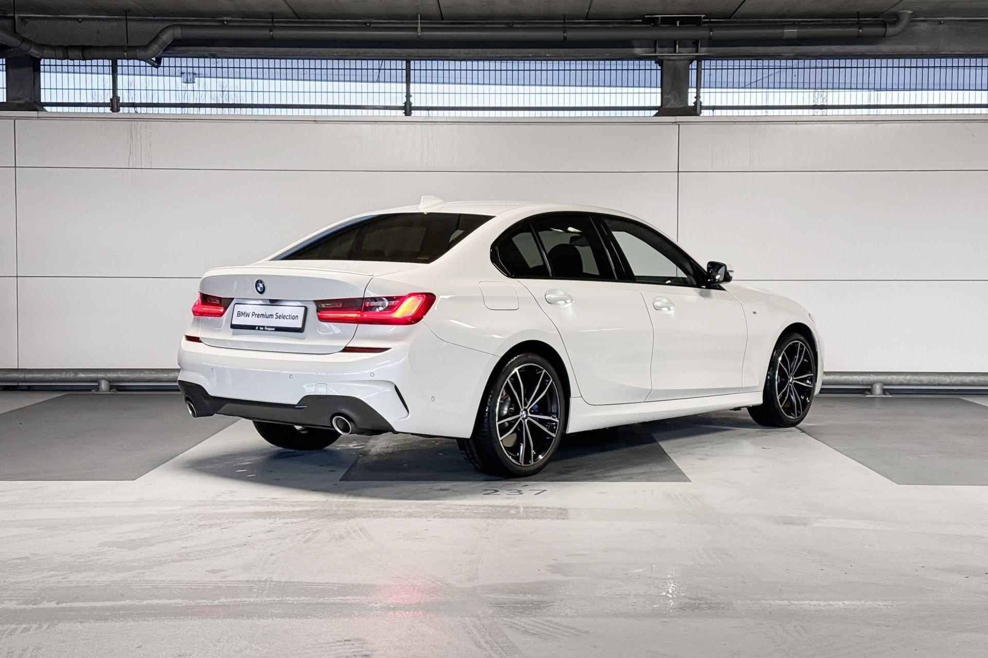 BMW 3 Serie Sedan 330e xDrive Business Edition Plus - 6/21