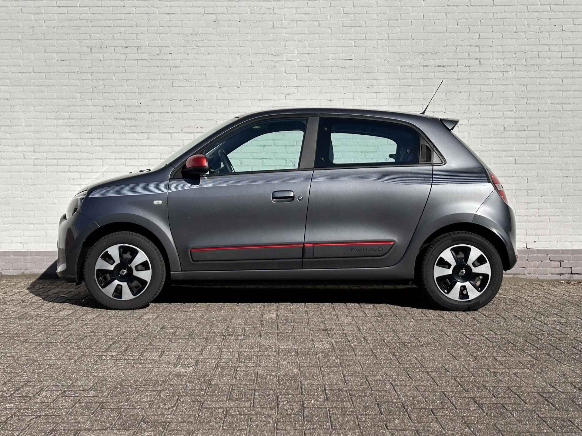 Renault Twingo 1.0 SCe Collection / Airco / Bluetooth / Cruise Limiter / Radio / DAB / Elektrische ramen / - 7/33