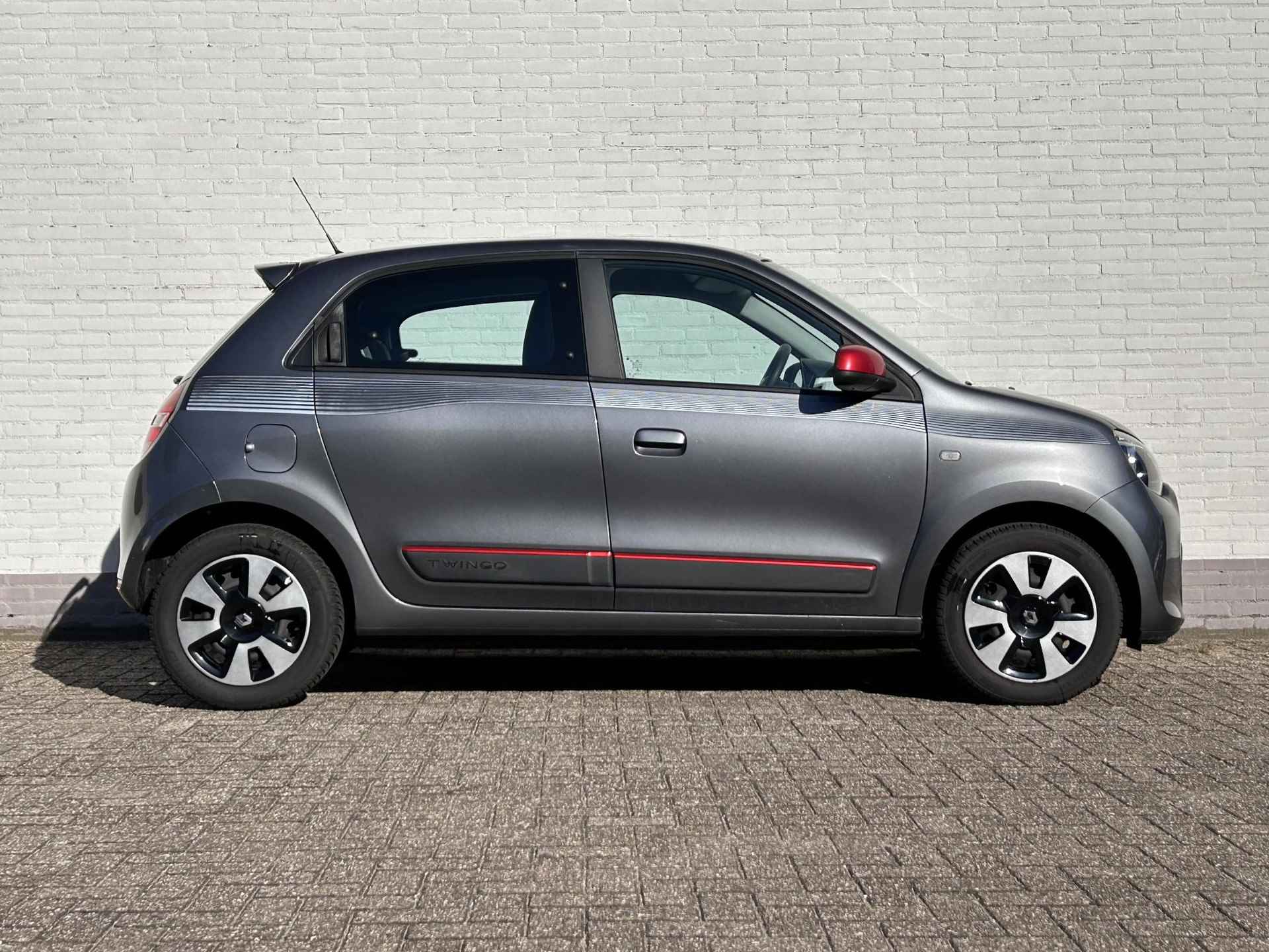 Renault Twingo 1.0 SCe Collection / Airco / Bluetooth / Cruise Limiter / Radio / DAB / Elektrische ramen / - 26/33