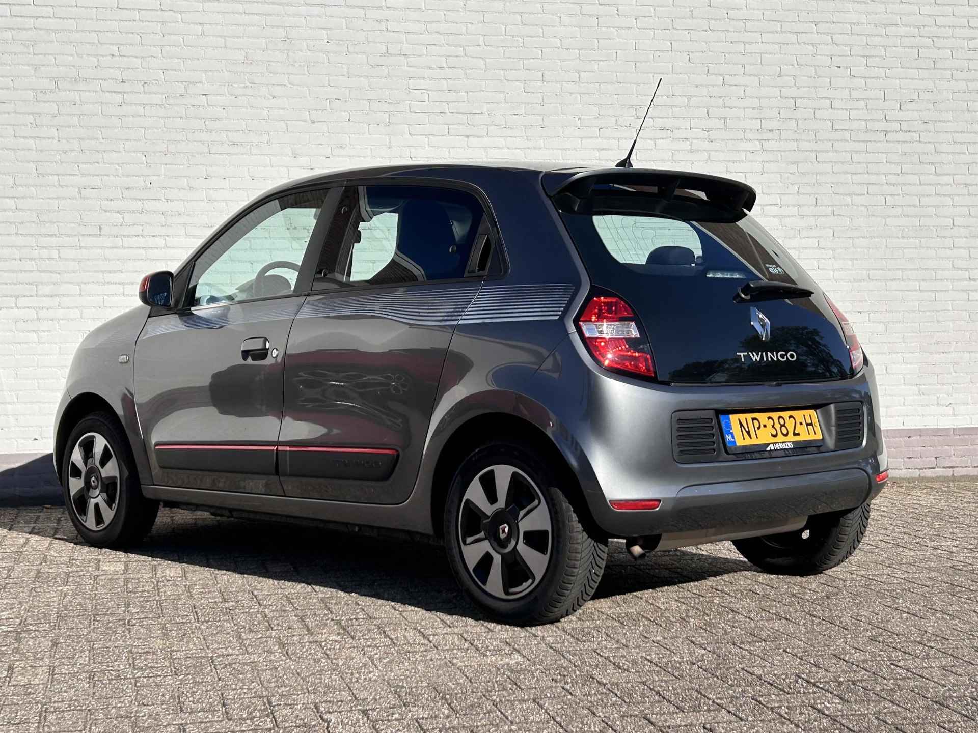 Renault Twingo 1.0 SCe Collection / Airco / Bluetooth / Cruise Limiter / Radio / DAB / Elektrische ramen / - 28/33