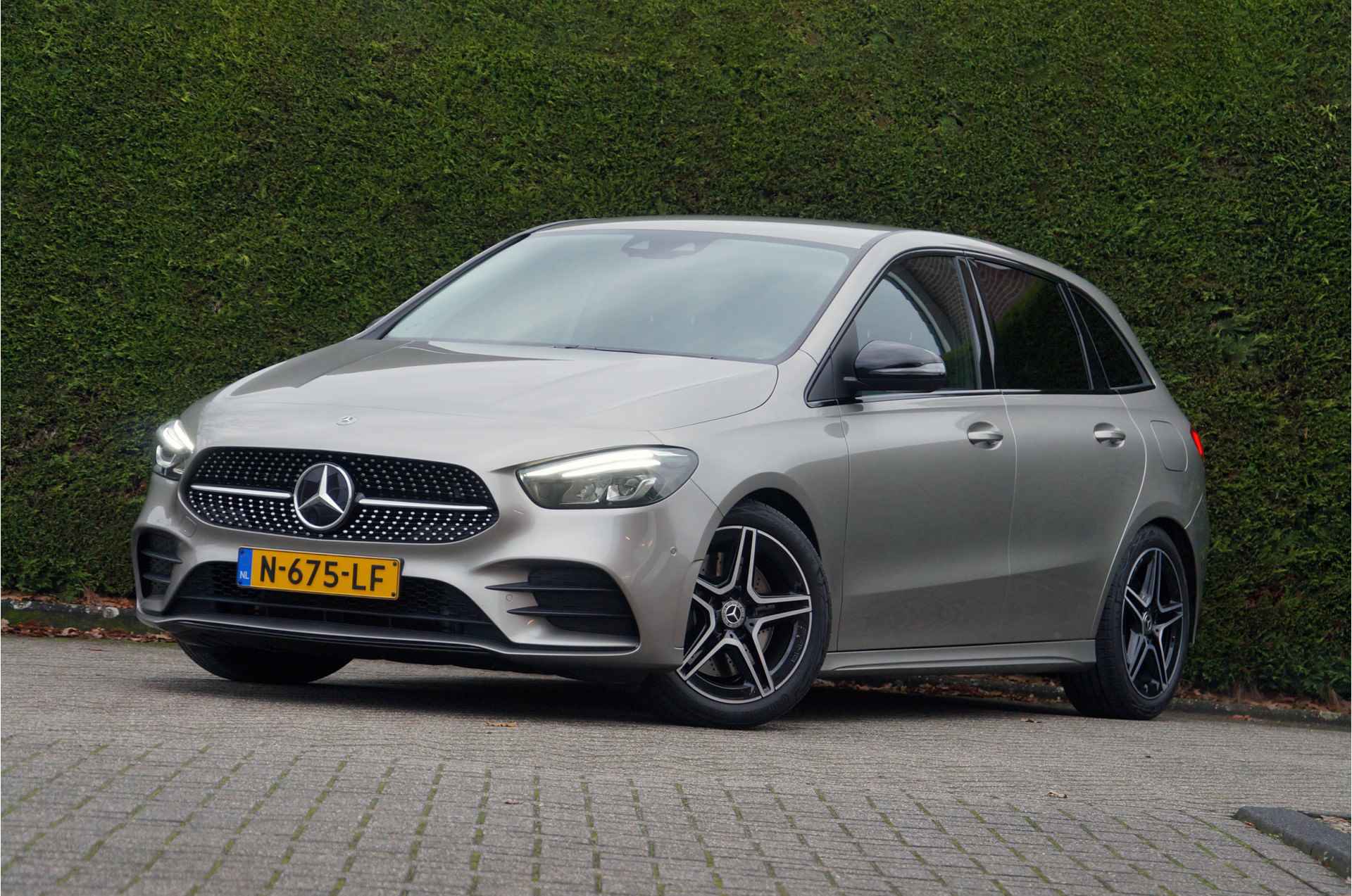 Mercedes-Benz B-Klasse B 250 4M AMG line Night | Widescreen Carplay Camera AR-navi - 41/67