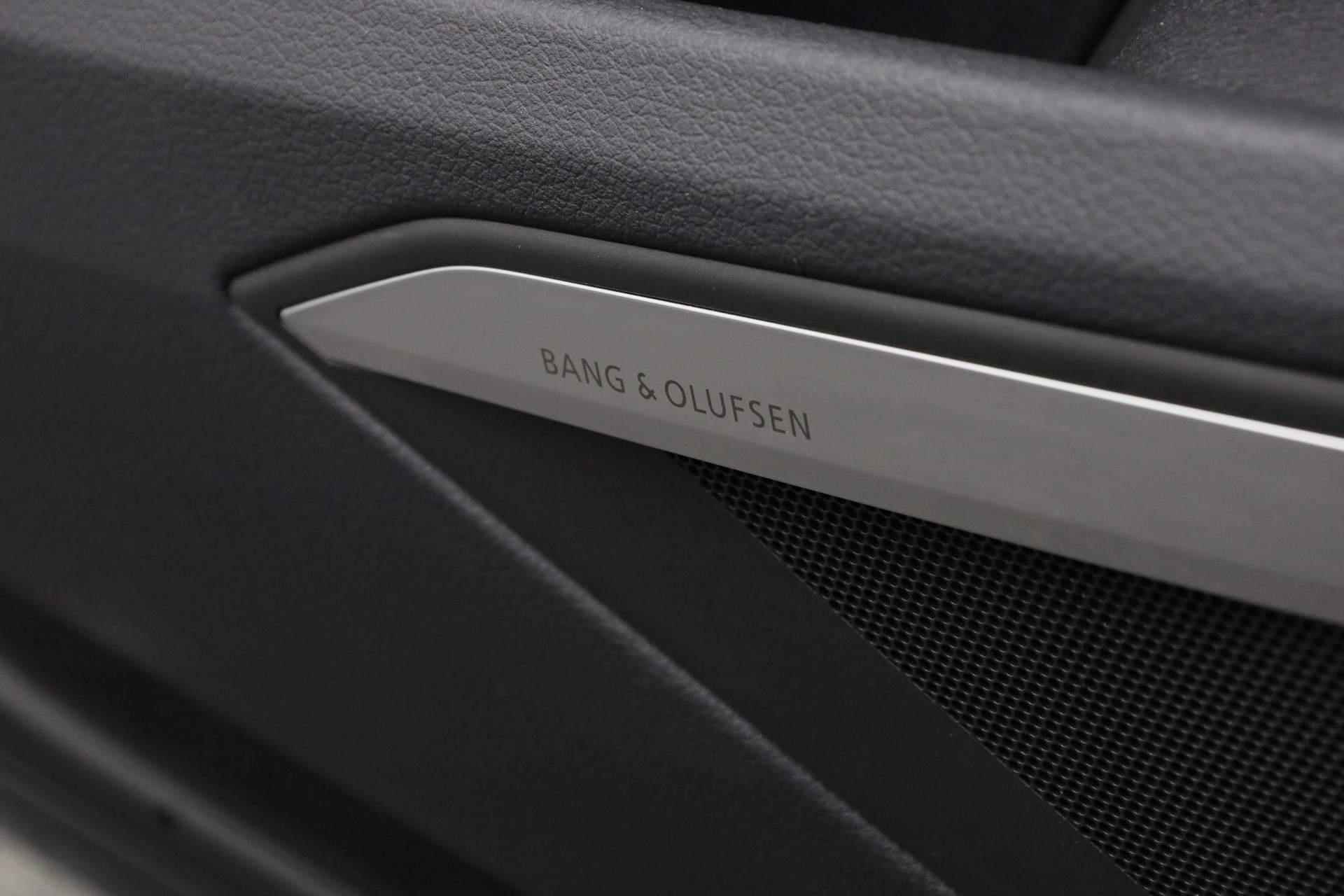 Audi e-tron 50 quattro S edition 71 kWh 313PK | Pano | Trekhaak | B&O | Valcona leer | Zwart optiek | Camera | 21 inch | Keyless - 14/49