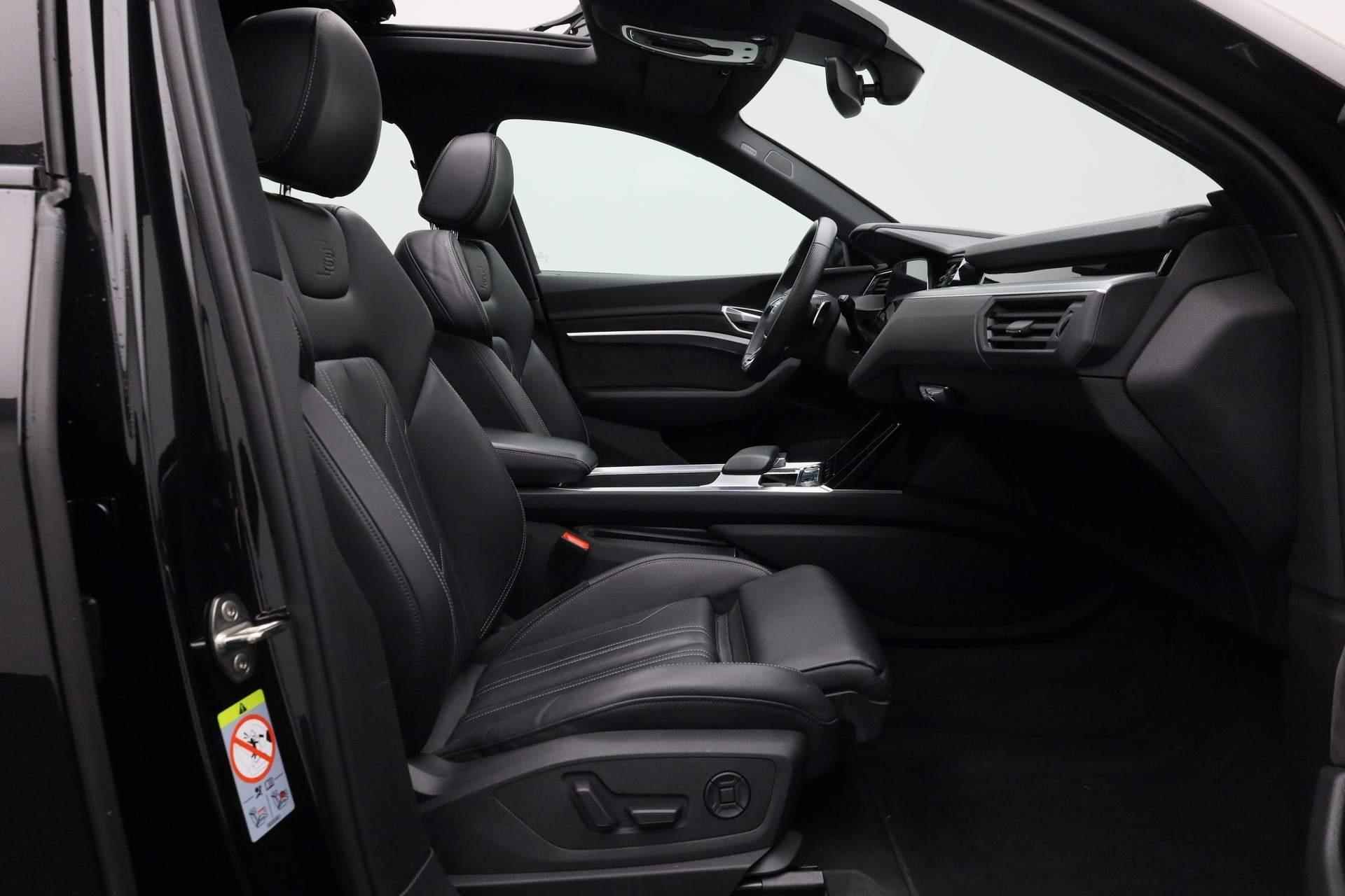 Audi e-tron 50 quattro S edition 71 kWh 313PK | Pano | Trekhaak | B&O | Valcona leer | Zwart optiek | Camera | 21 inch | Keyless - 42/49