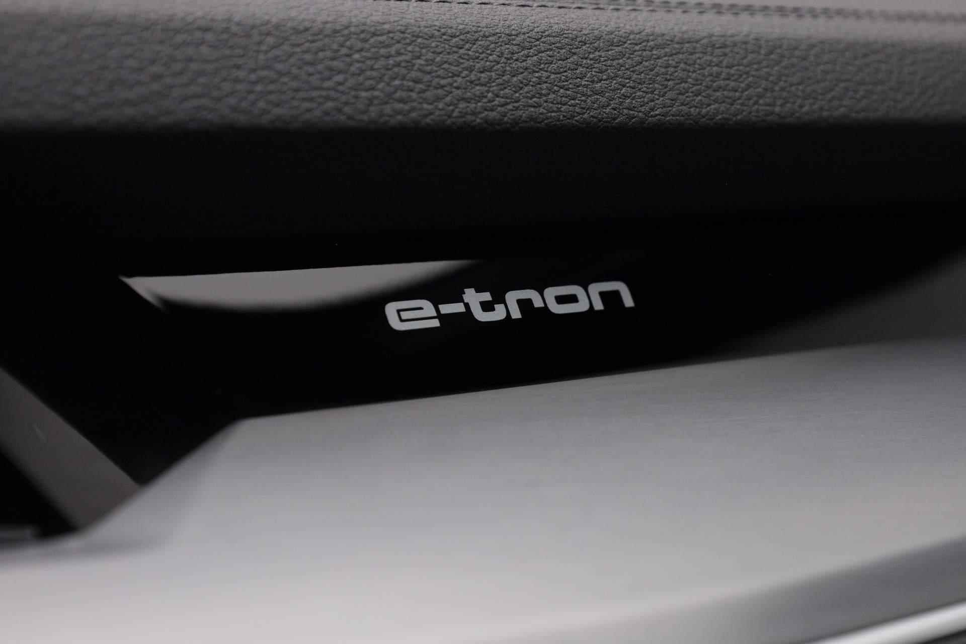 Audi e-tron 50 quattro S edition 71 kWh 313PK | Pano | Trekhaak | B&O | Valcona leer | Zwart optiek | Camera | 21 inch | Keyless - 45/49