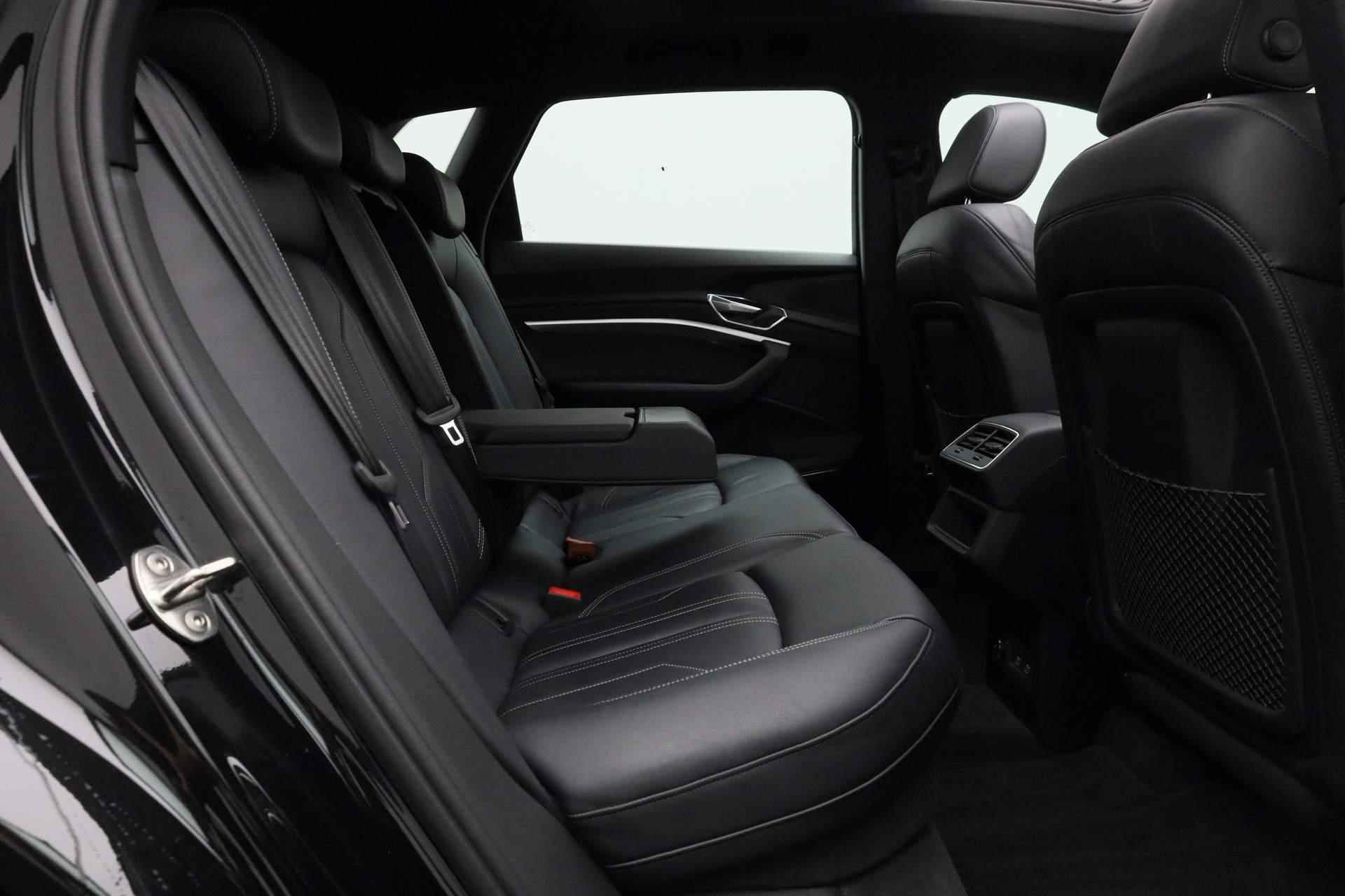 Audi e-tron 50 quattro S edition 71 kWh 313PK | Pano | Trekhaak | B&O | Valcona leer | Zwart optiek | Camera | 21 inch | Keyless - 46/49