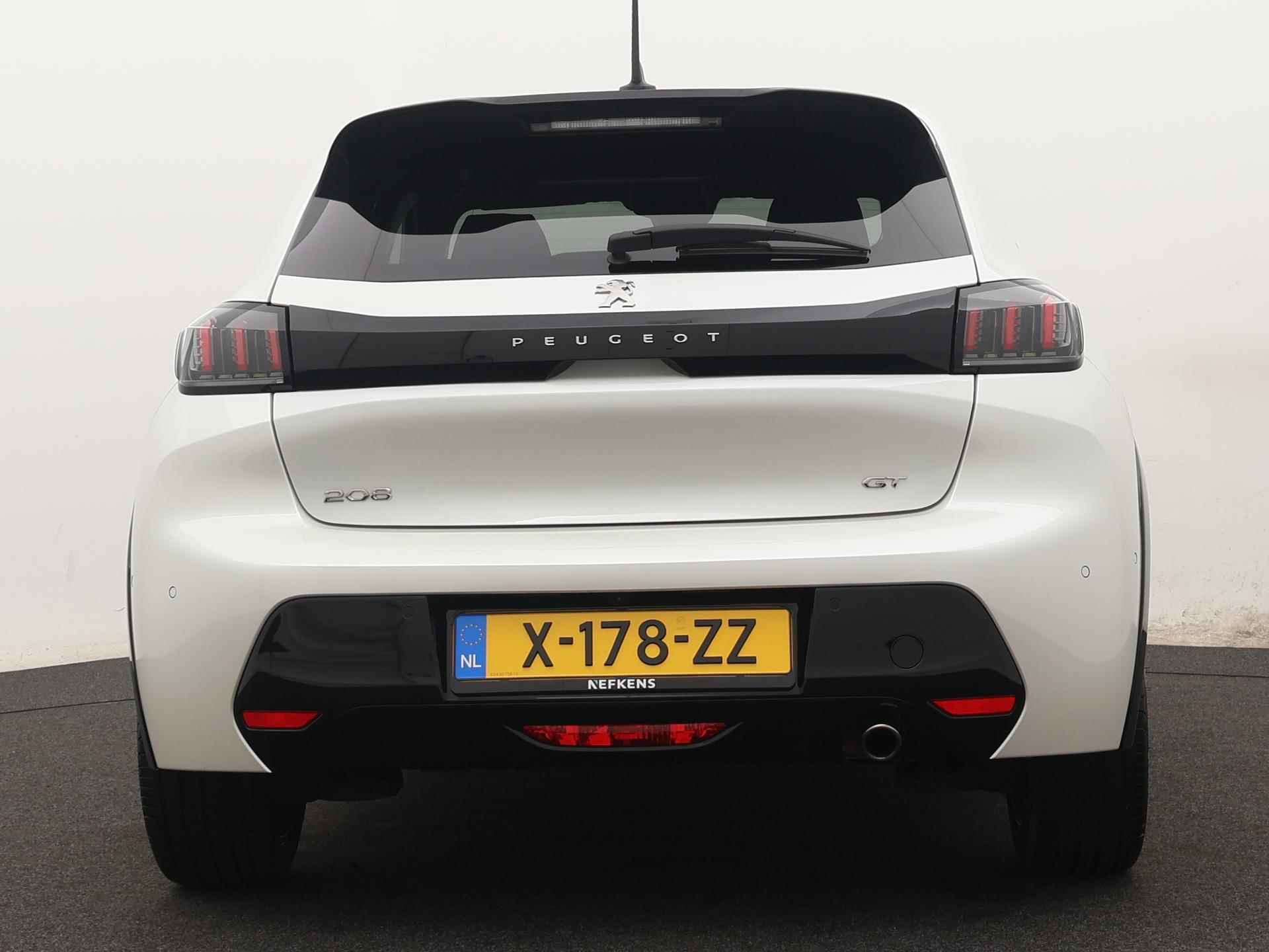 Peugeot 208 GT 100pk Automaat | Navigatie | Camera | Licht Metalen Velgen 17"| Sportstoelen | Parkeersensoren Voor/ Achter - 13/37