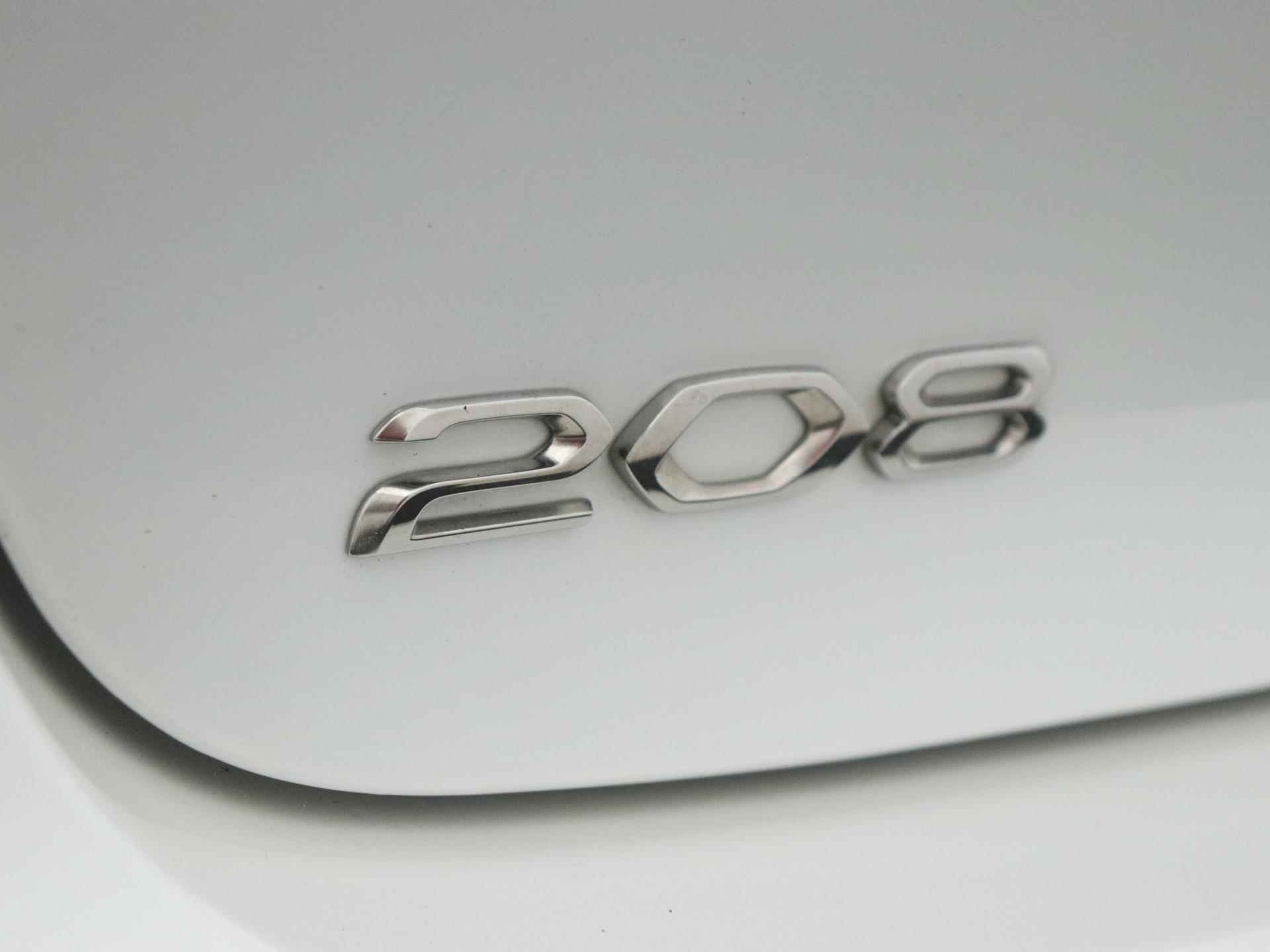 Peugeot 208 GT 100pk Automaat | Navigatie | Camera | Licht Metalen Velgen 17"| Sportstoelen | Parkeersensoren Voor/ Achter - 15/37