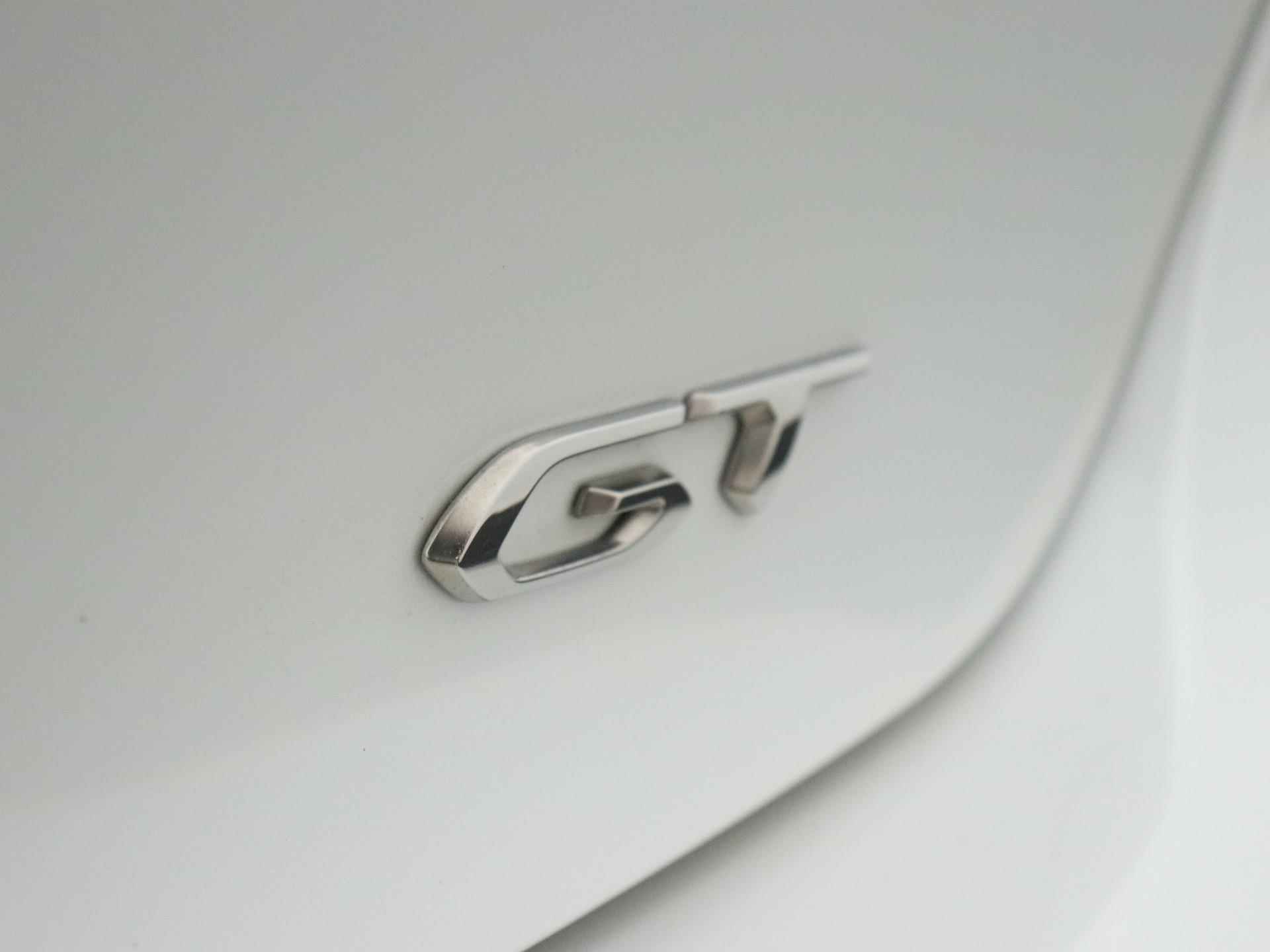 Peugeot 208 GT 100pk Automaat | Navigatie | Camera | Licht Metalen Velgen 17"| Sportstoelen | Parkeersensoren Voor/ Achter - 16/37