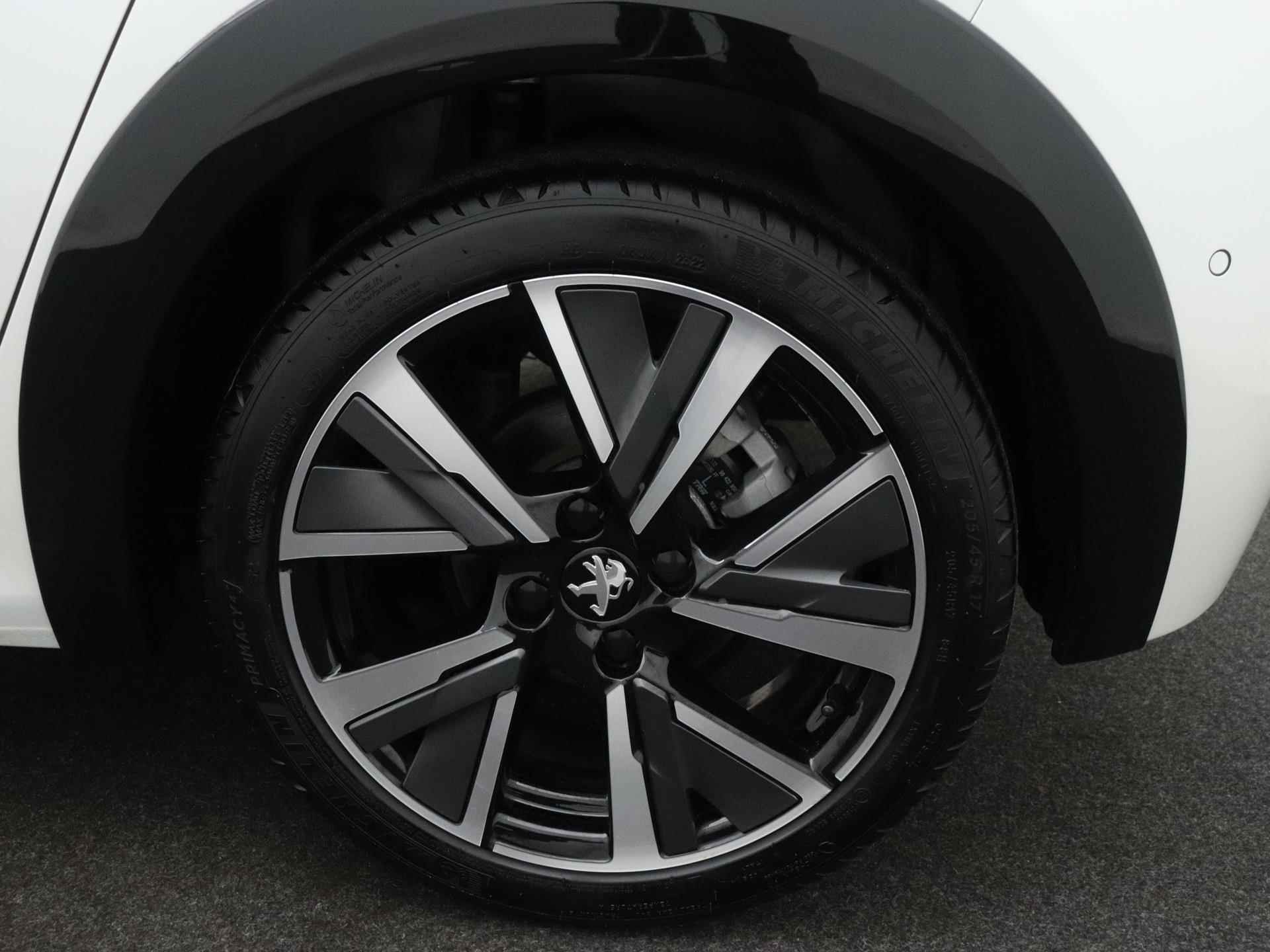 Peugeot 208 GT 100pk Automaat | Navigatie | Camera | Licht Metalen Velgen 17"| Sportstoelen | Parkeersensoren Voor/ Achter - 17/37