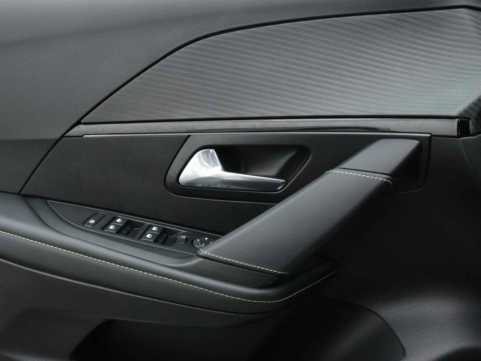 Peugeot 208 GT 100pk Automaat | Navigatie | Camera | Licht Metalen Velgen 17"| Sportstoelen | Parkeersensoren Voor/ Achter - 23/37