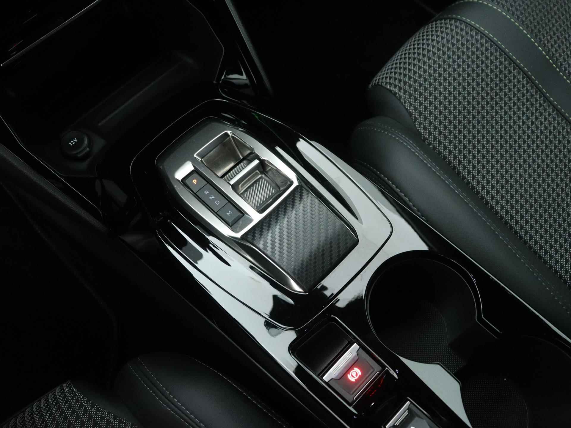 Peugeot 208 GT 100pk Automaat | Navigatie | Camera | Licht Metalen Velgen 17"| Sportstoelen | Parkeersensoren Voor/ Achter - 28/37