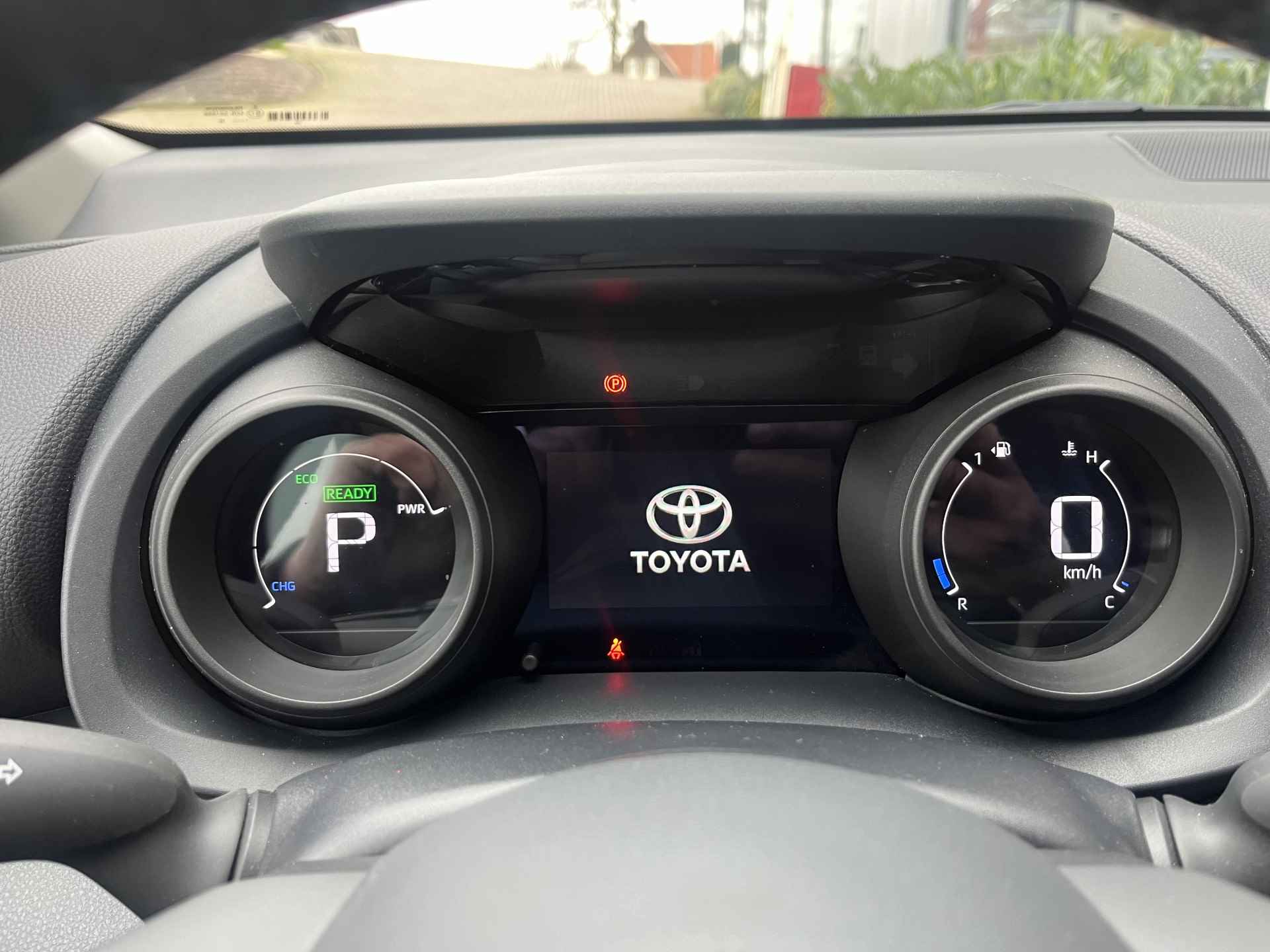 Toyota Yaris 1.5 Hybrid Dynamic - 12/24