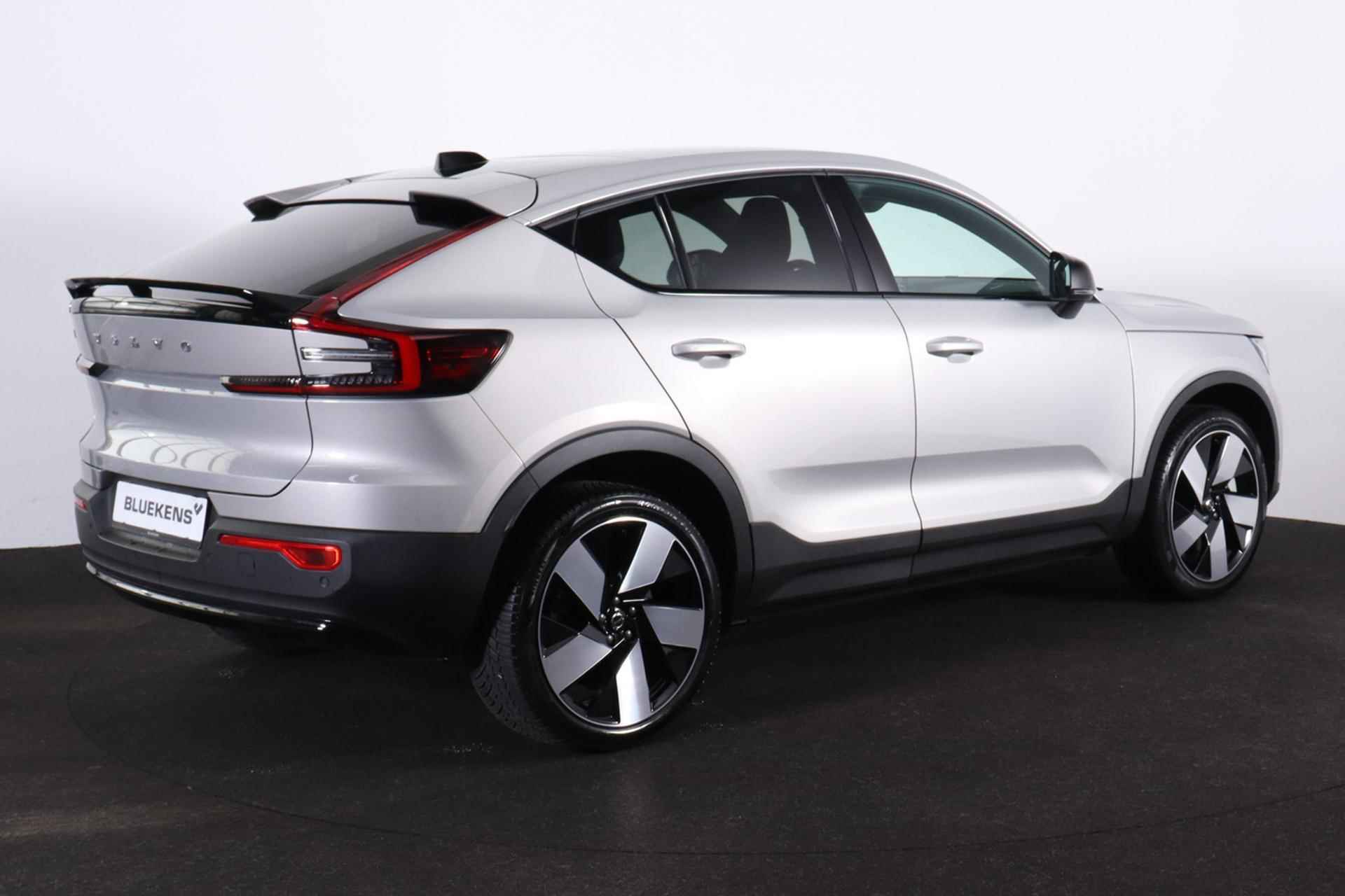 Volvo C40 Single Motor Extended Range Plus 82 kWh - Panoramadak - Parkeercamera achter - Luxe bekleding - Verwarmde voorstoelen & stuur - Parkeersensoren voor & achter - Extra getint glas - 20' LMV - 5/22