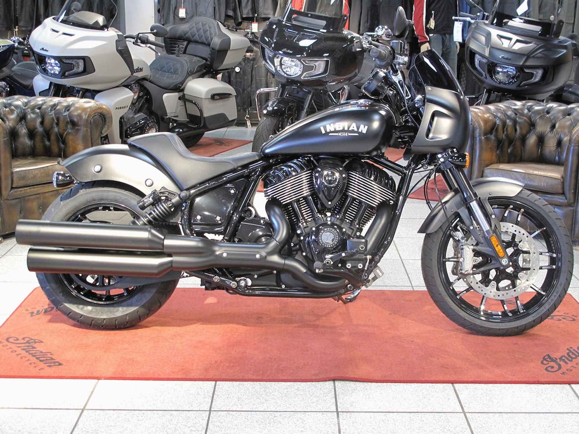 Indian Sport Chief Official Indian Motorcycle Dealer - 1/9