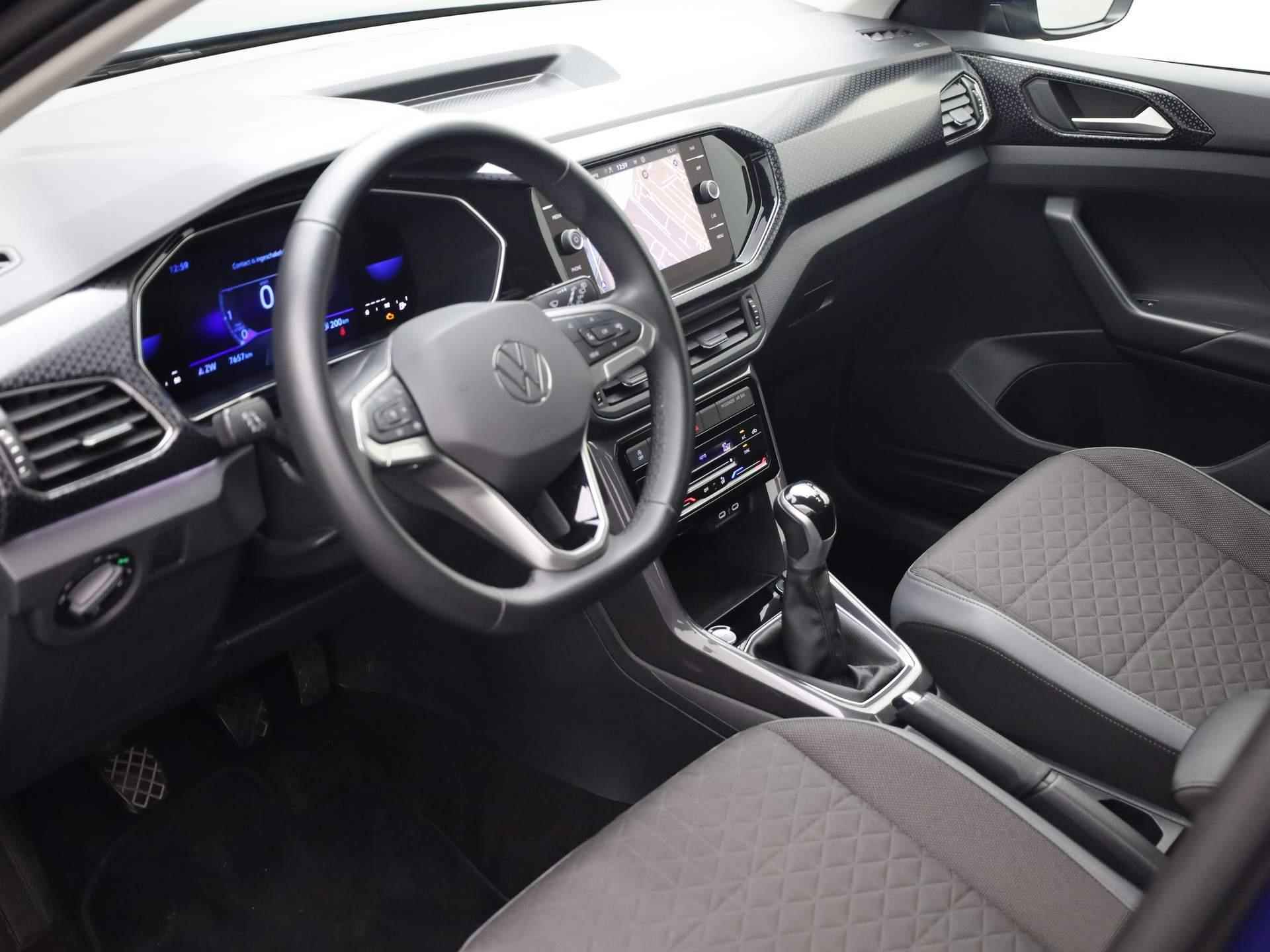 Volkswagen T-Cross 1.0TSI/110PK R-Line Style · Navigatie · Parkeersensoren + camera · LED - 14/37