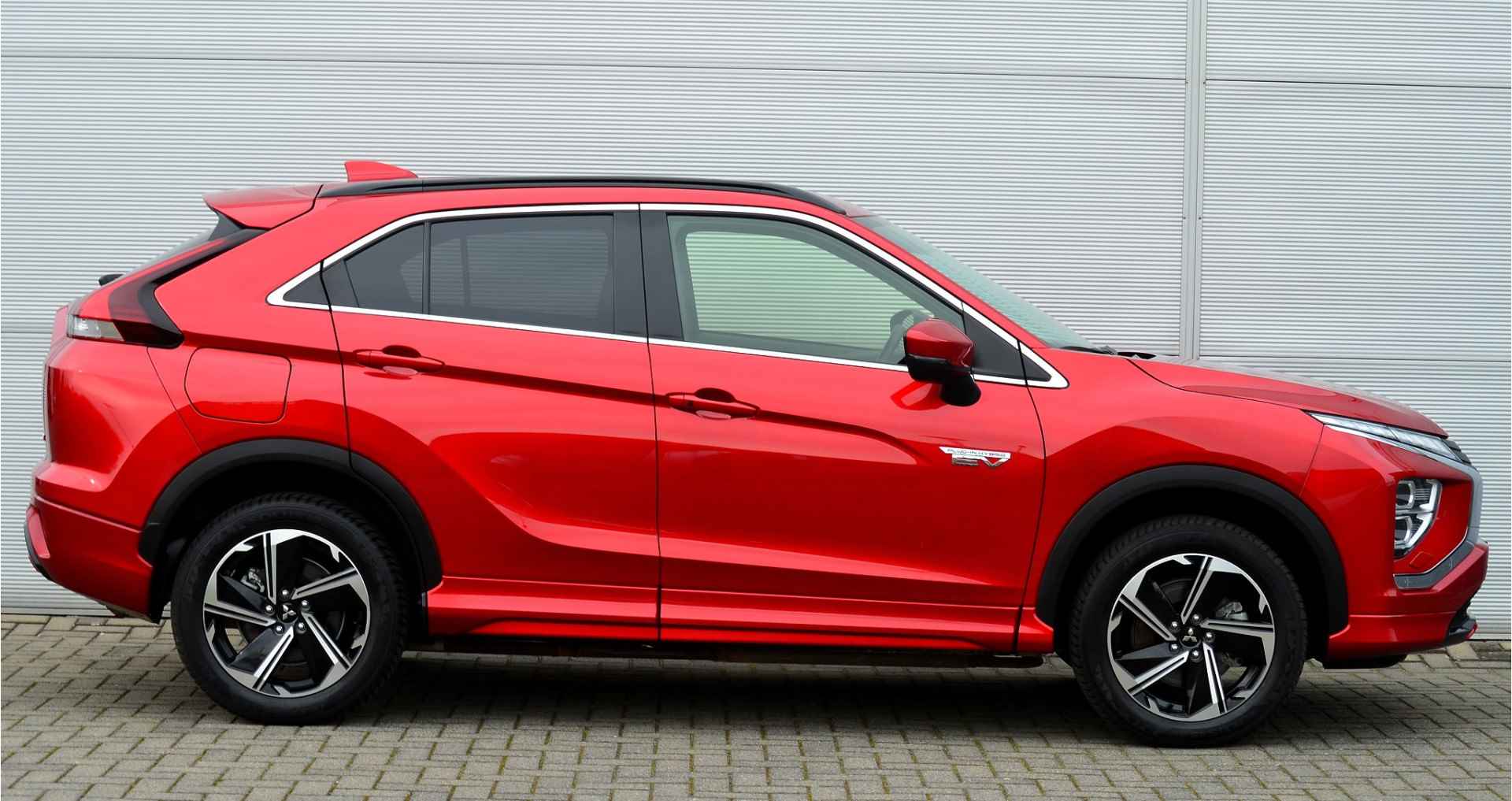 Mitsubishi Eclipse Cross PHEV 2.4 BUSINESS EXECUTIVE 4WD | PLUG IN HYBRID | ADAPTIEF CRUISE | ALL SEASON BANDEN | FABRIEKGARANTIE TOT 23-12-2027* | ALL IN RIJKLAARPRIJS - 11/45