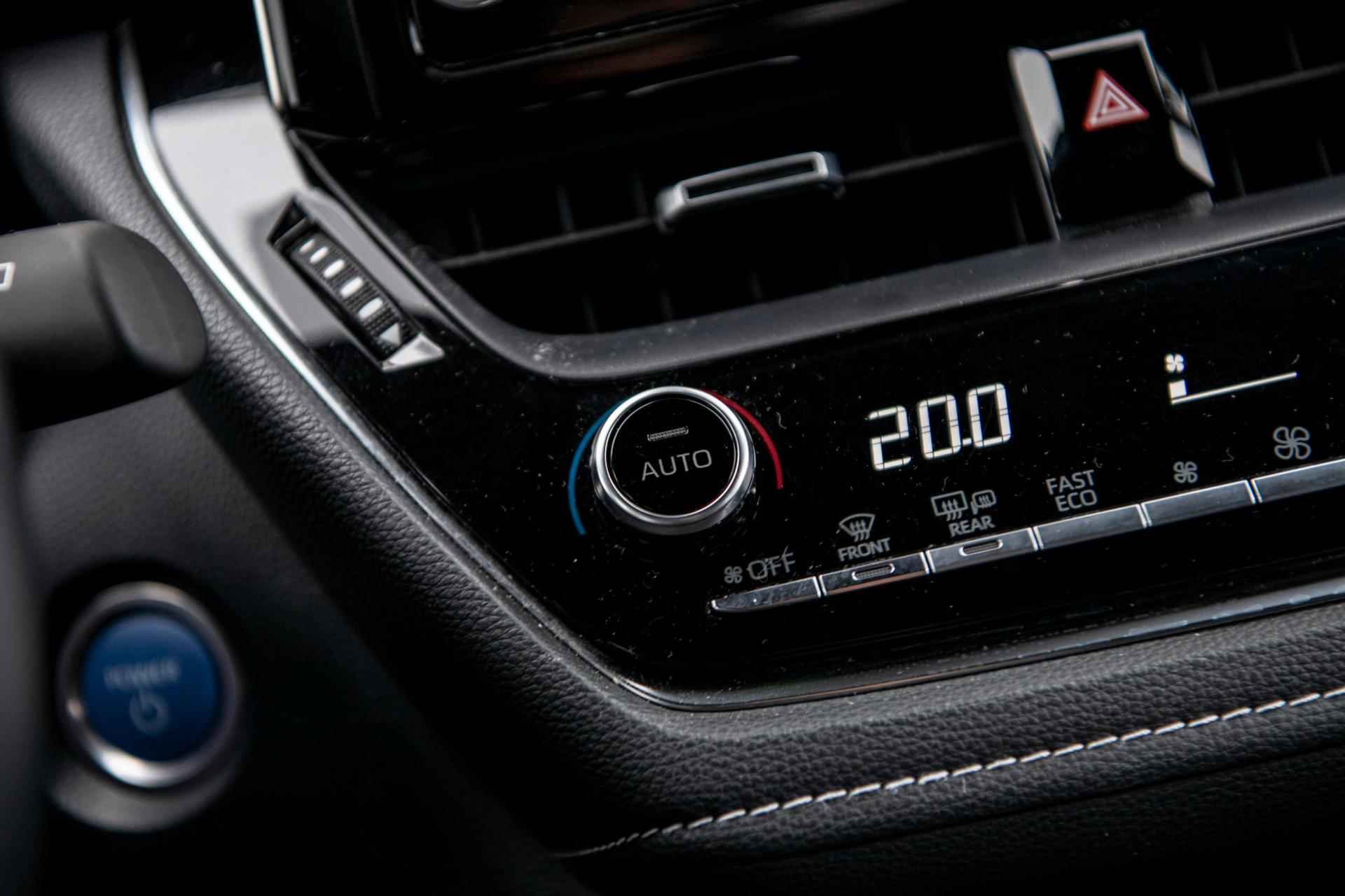 Toyota Corolla 1.8 98pk Hybrid Dynamic | Automaat | Adaptieve Cruise Control | Airco/Clima | Camera | Navi | 17" LM Velgen - 30/48