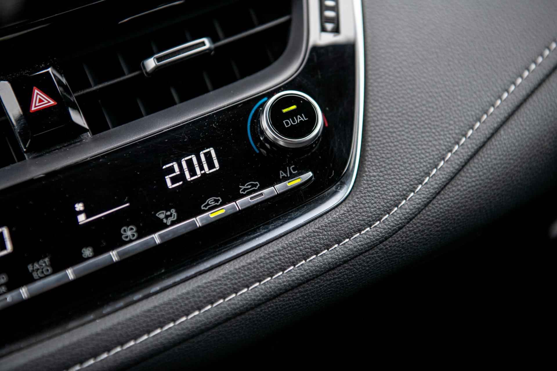 Toyota Corolla 1.8 98pk Hybrid Dynamic | Automaat | Adaptieve Cruise Control | Airco/Clima | Camera | Navi | 17" LM Velgen - 31/48