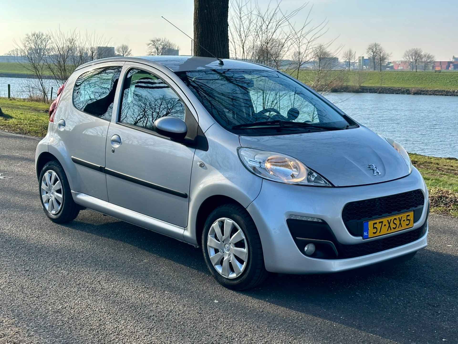 Peugeot 107 1.0 Active | Airco | 5 deurs | LED  | Centrale vergrendeling - 4/16