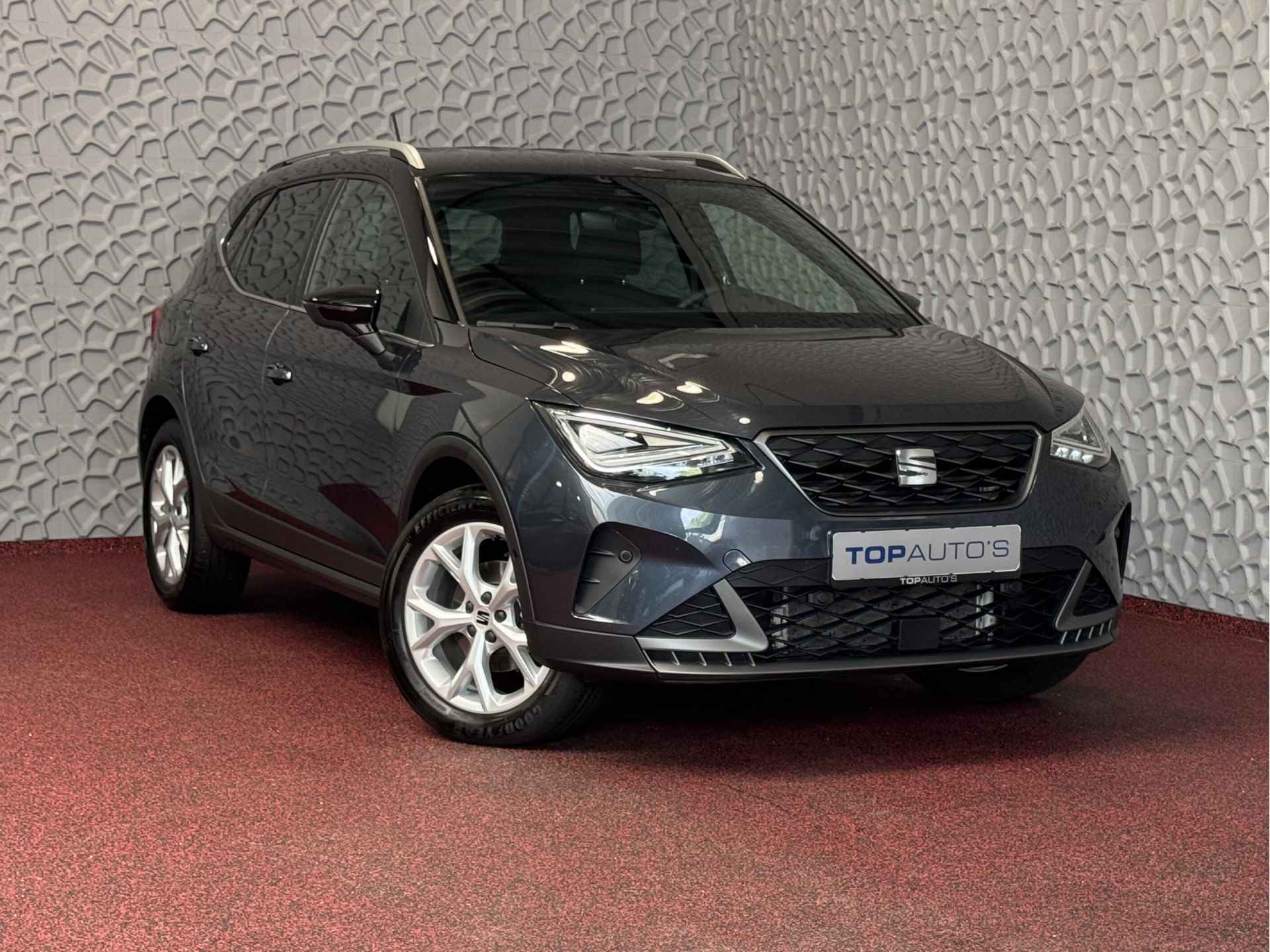 SEAT Arona TSI FR BI-COLOR 115PK LED VIR.COCKPIT CAMERA ADAP.CRUISE 17''LMV 07/2024 10x Seat Arona op voorraad - 50/75