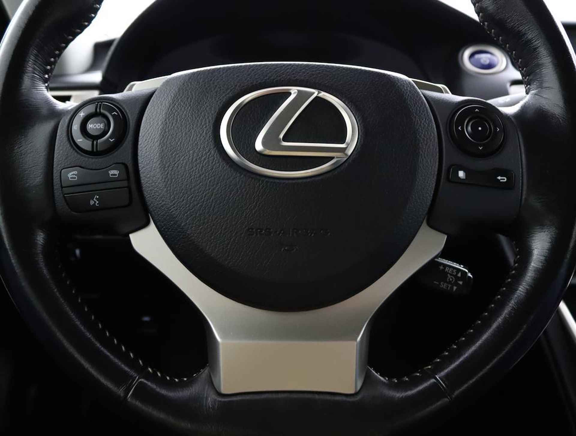 Lexus IS 300h Business Line | Dealeronderhouden | Achteruitrijcamera | 17 Inch lichtmetalen velgen - 21/54