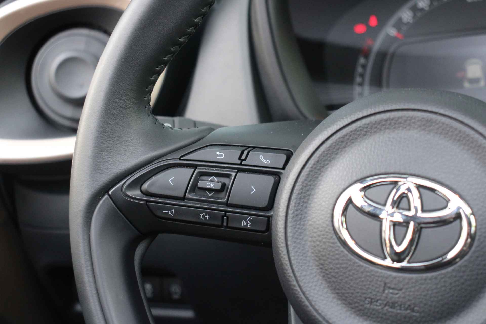 Toyota Aygo X 1.0 VVT-i MT Premium CabrioTop - 12/25
