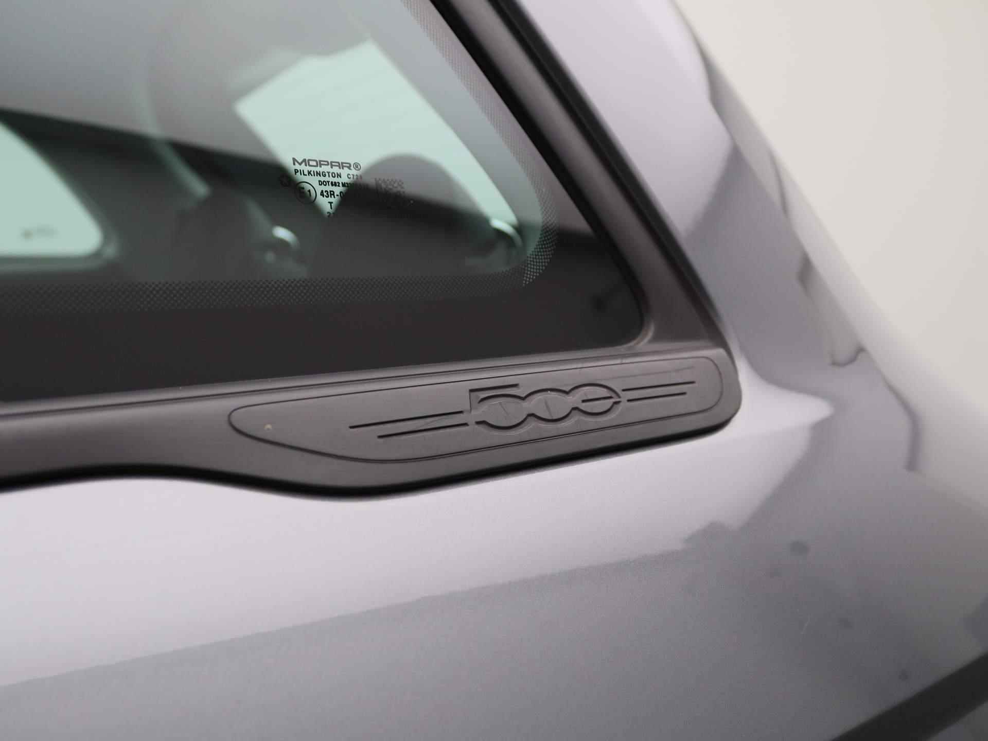 Fiat 500 Icon 42 kWh | Navi | CARPLAY | ECC | Cam | LMV | LED | KEYLESS | €2000,- SUBSIDIE! | - 30/35