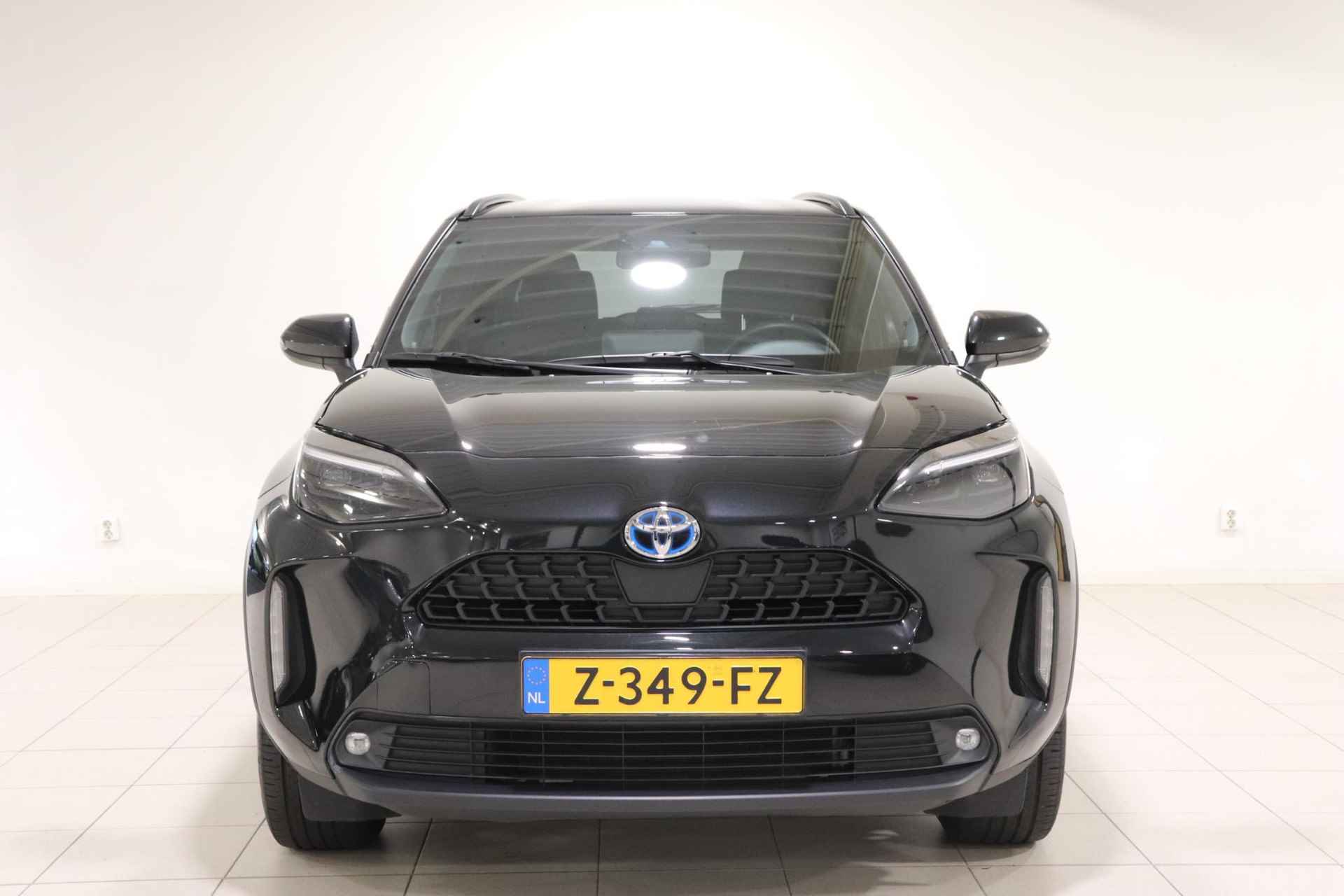 Toyota Yaris Cross 1.5 Hybrid Dynamic, Adaptive cruisecontrol, Camera, 17" velgen, Apple CarPlay / Android Auto! - 7/28