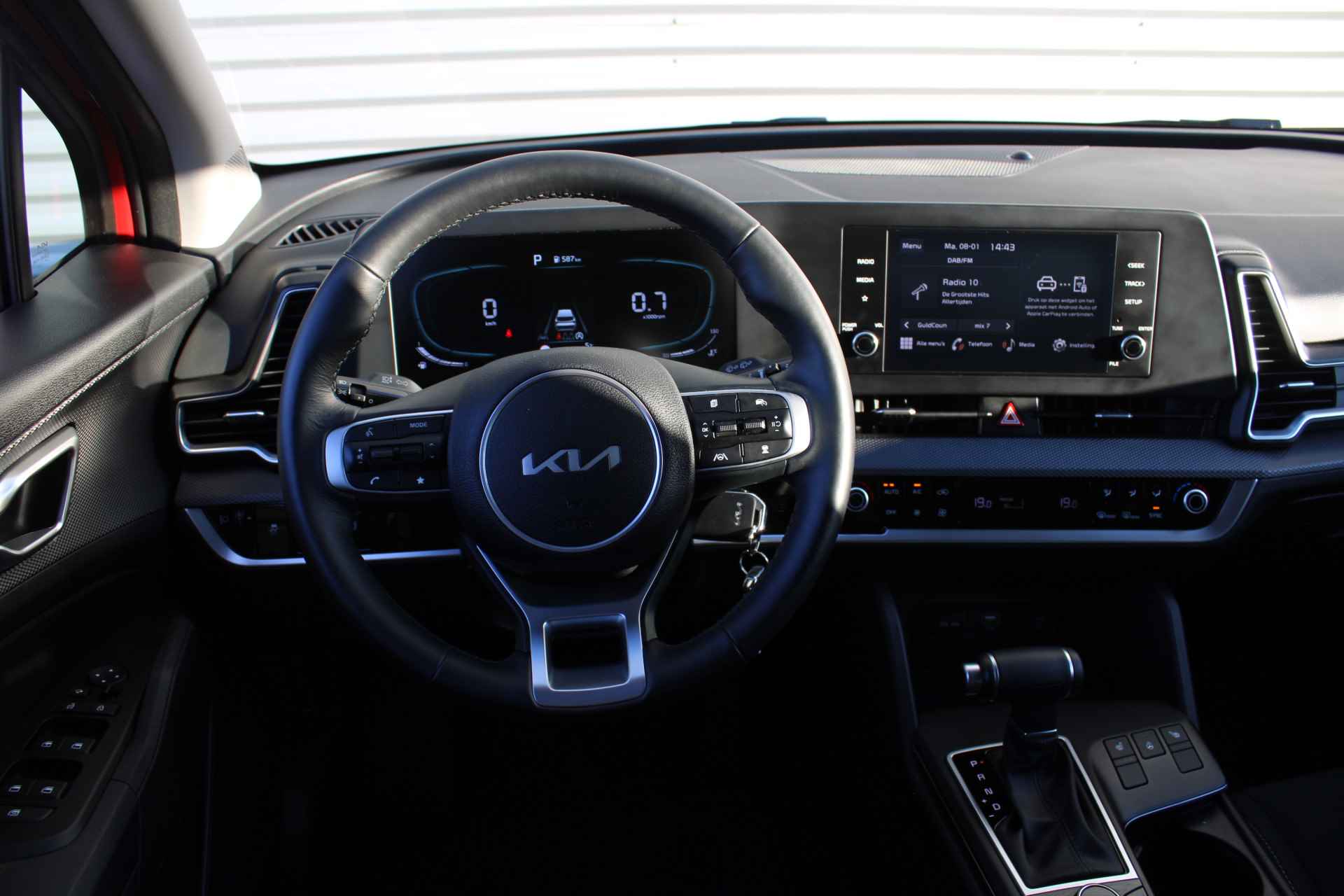 Kia Sportage 1.6 T-GDi MHEV DynamicLine | Airco | Cruise | Camera | 17" LM | Stuurwiel verwarmd | Apple Carplay | Android auto | - 10/30