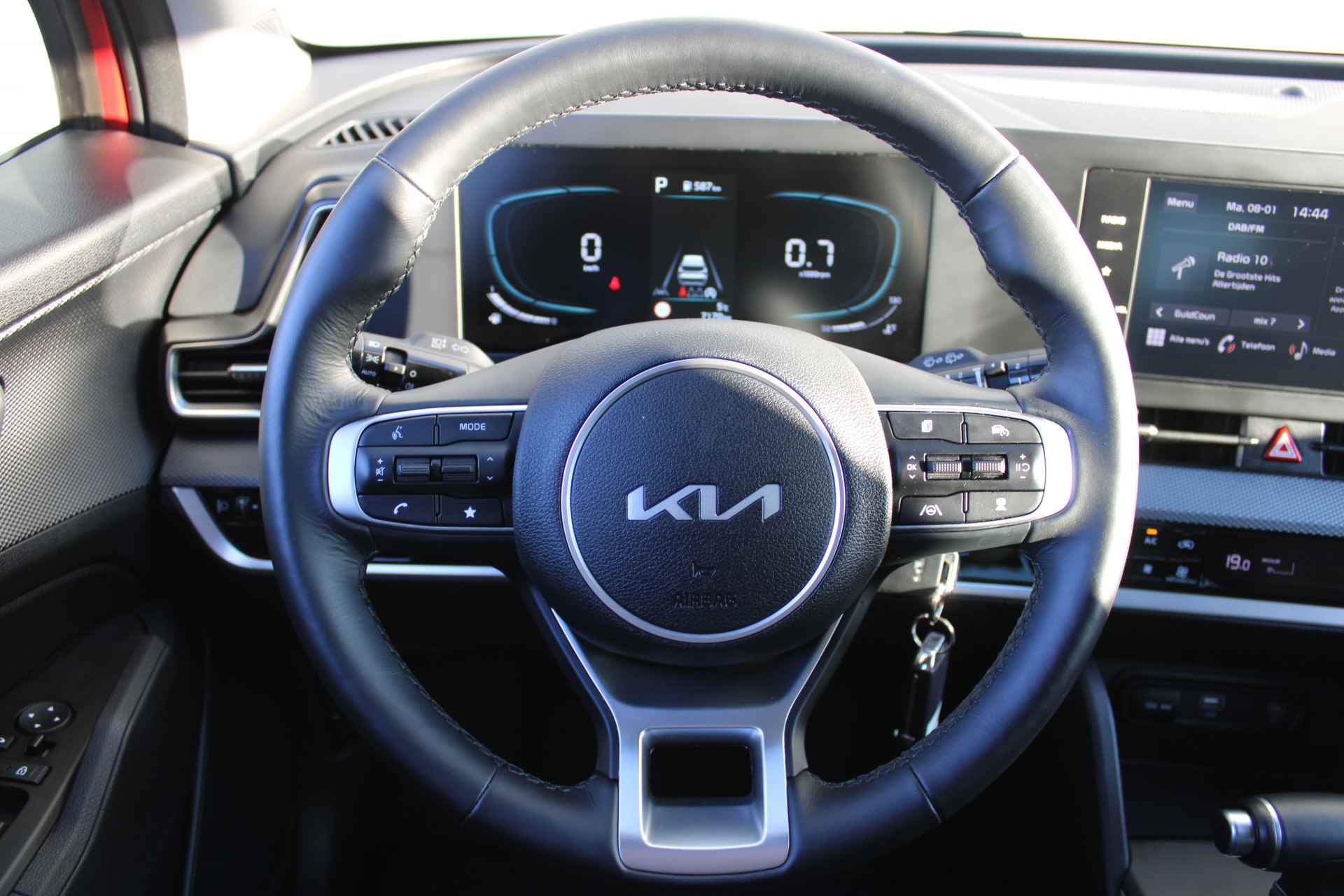 Kia Sportage 1.6 T-GDi MHEV DynamicLine | Airco | Cruise | Camera | 17" LM | Stuurwiel verwarmd | Apple Carplay | Android auto | - 11/30