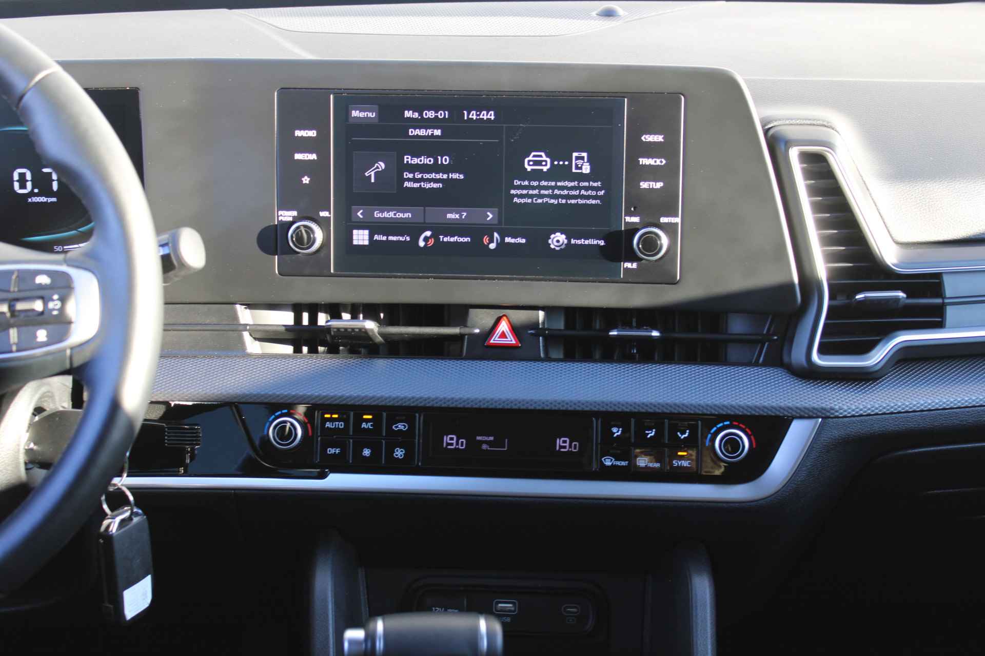 Kia Sportage 1.6 T-GDi MHEV DynamicLine | Airco | Cruise | Camera | 17" LM | Stuurwiel verwarmd | Apple Carplay | Android auto | - 17/30
