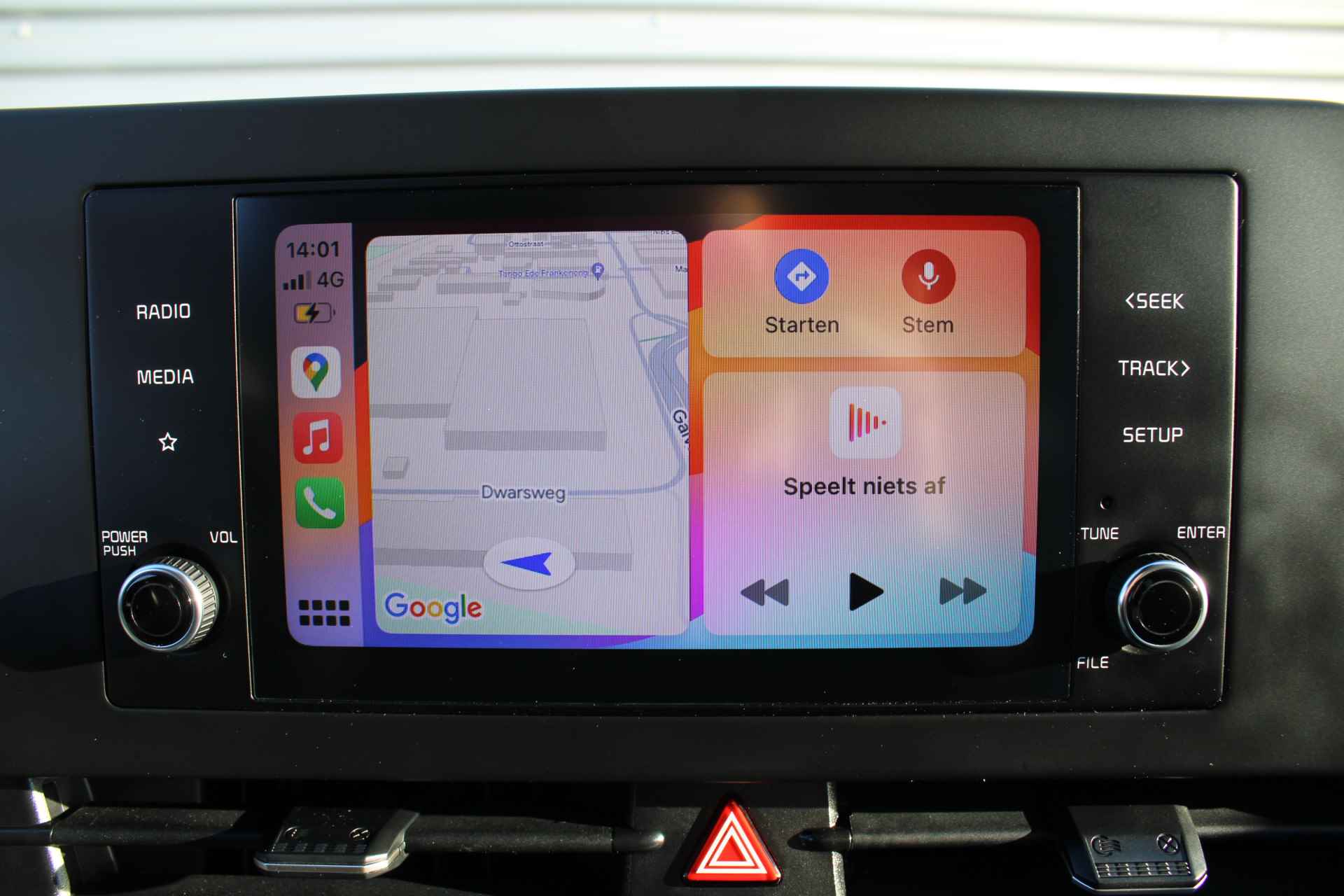 Kia Sportage 1.6 T-GDi MHEV DynamicLine | Airco | Cruise | Camera | 17" LM | Stuurwiel verwarmd | Apple Carplay | Android auto | - 19/30