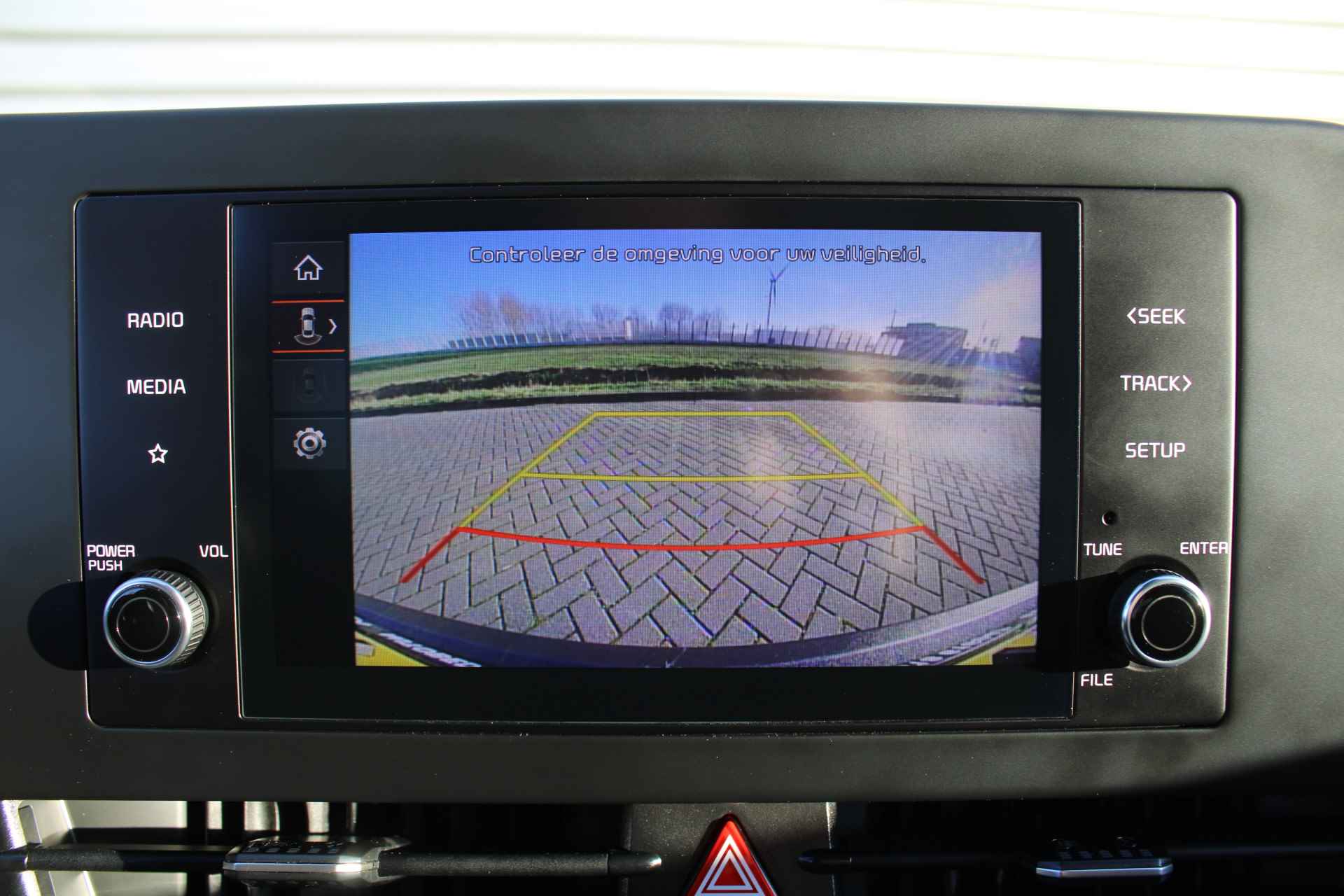 Kia Sportage 1.6 T-GDi MHEV DynamicLine | Airco | Cruise | Camera | 17" LM | Stuurwiel verwarmd | Apple Carplay | Android auto | - 20/30