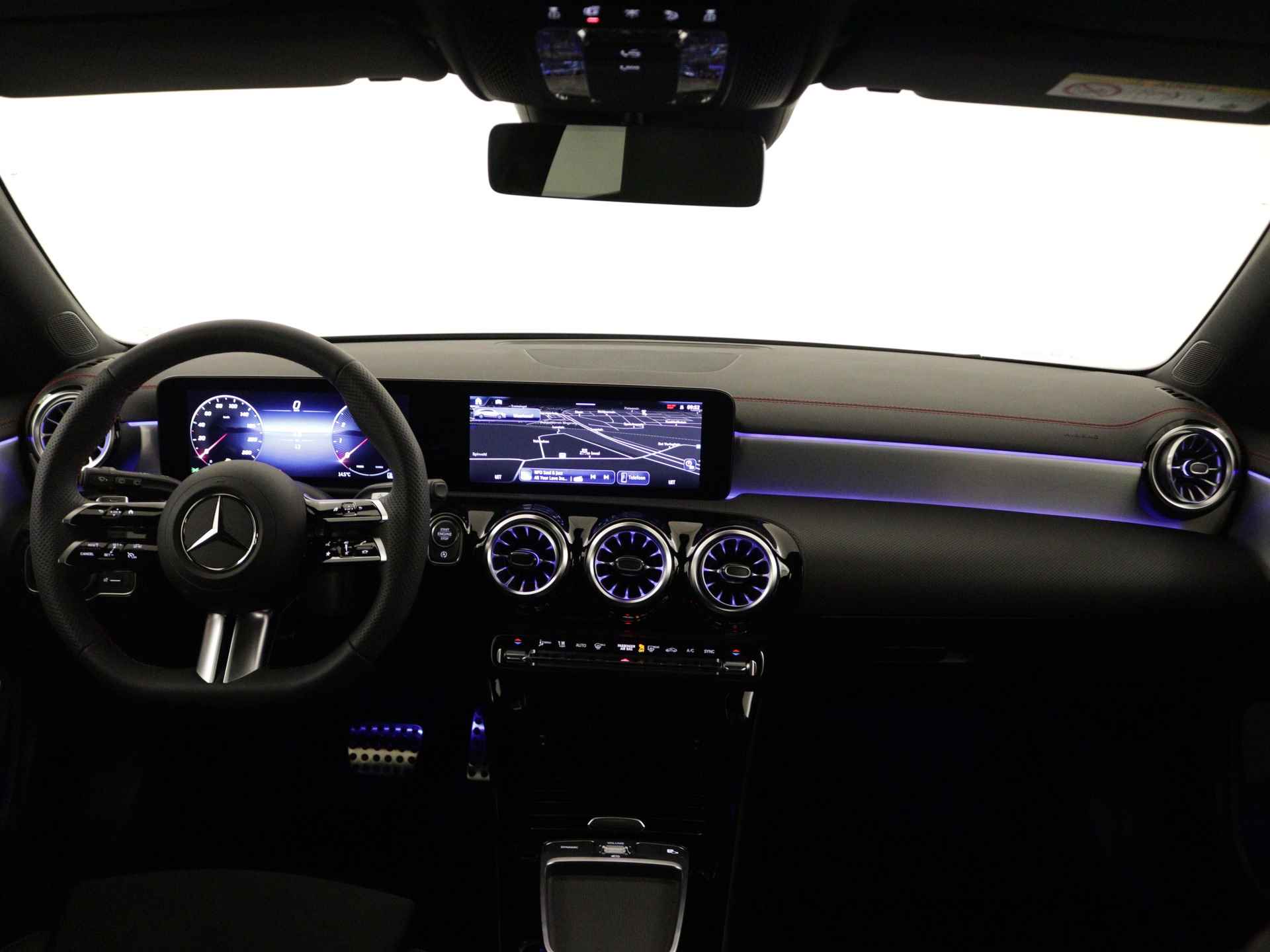 Mercedes-Benz CLA-Klasse Shooting Brake 180 AMG Line | Trekhaak | Nightpakket | Antidiefstalpakket GUARD 360° Plus | Premium Pack | Dodehoekassistent | USB pakket Plus | KEYLESS GO-comfortpakket | Sfeerverlichting | - 6/43