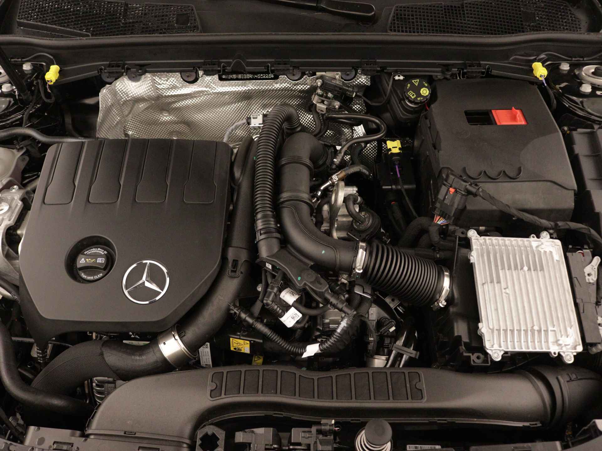 Mercedes-Benz CLA-Klasse Shooting Brake 180 AMG Line | Trekhaak | Nightpakket | Antidiefstalpakket GUARD 360° Plus | Premium Pack | Dodehoekassistent | USB pakket Plus | KEYLESS GO-comfortpakket | Sfeerverlichting | - 40/43