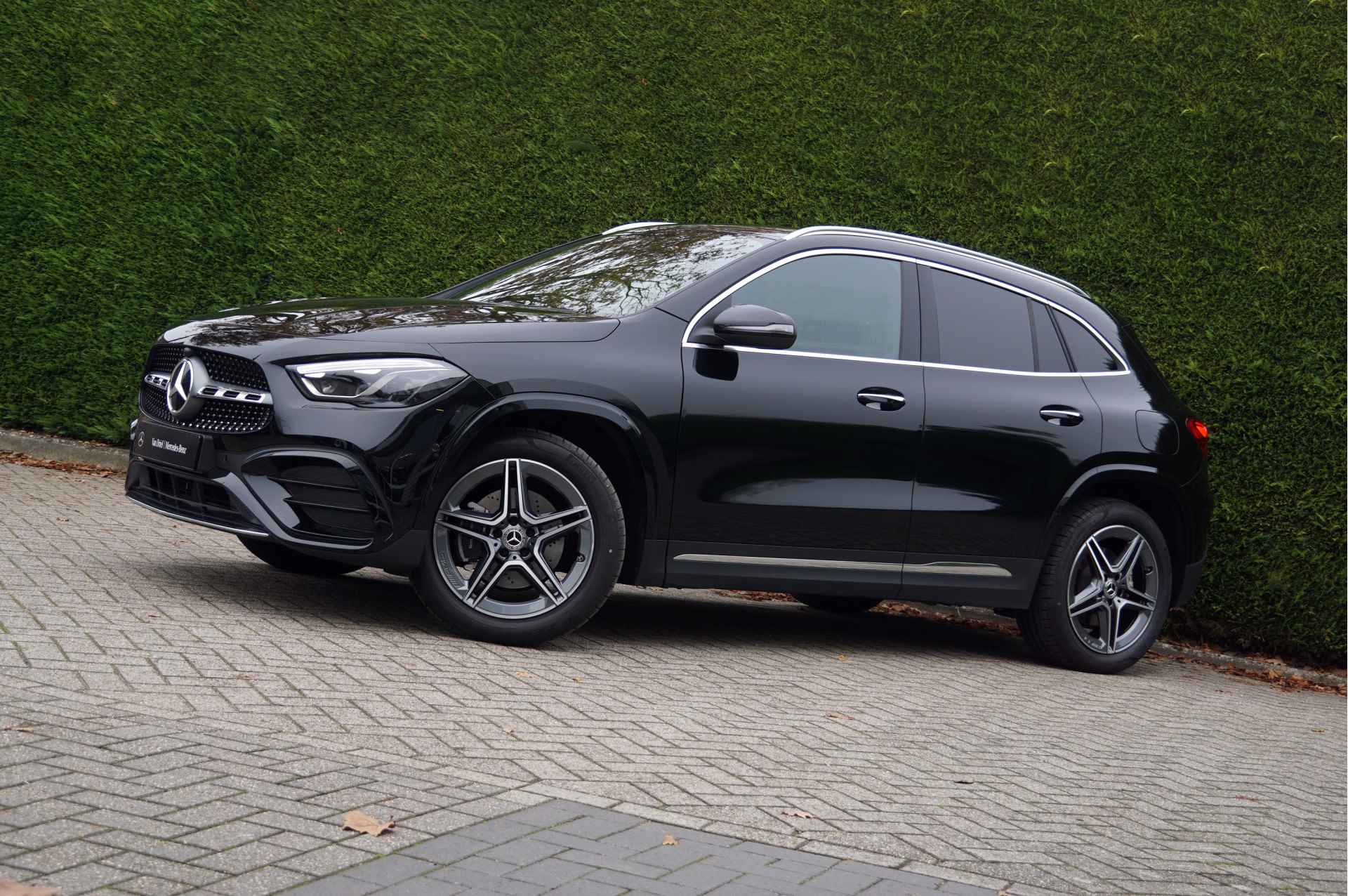 Mercedes-Benz GLA GLA 250 e AMG Line Facelift | Distronic Burmester Keyless Multibeam - 14/49