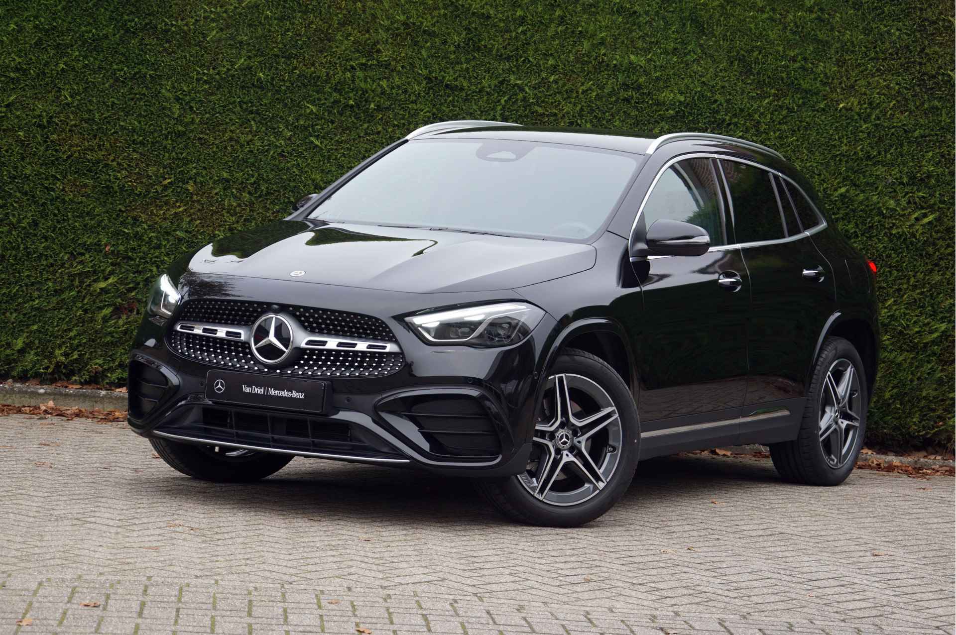 Mercedes-Benz GLA GLA 250 e AMG Line Facelift | Distronic Burmester Keyless Multibeam - 25/49