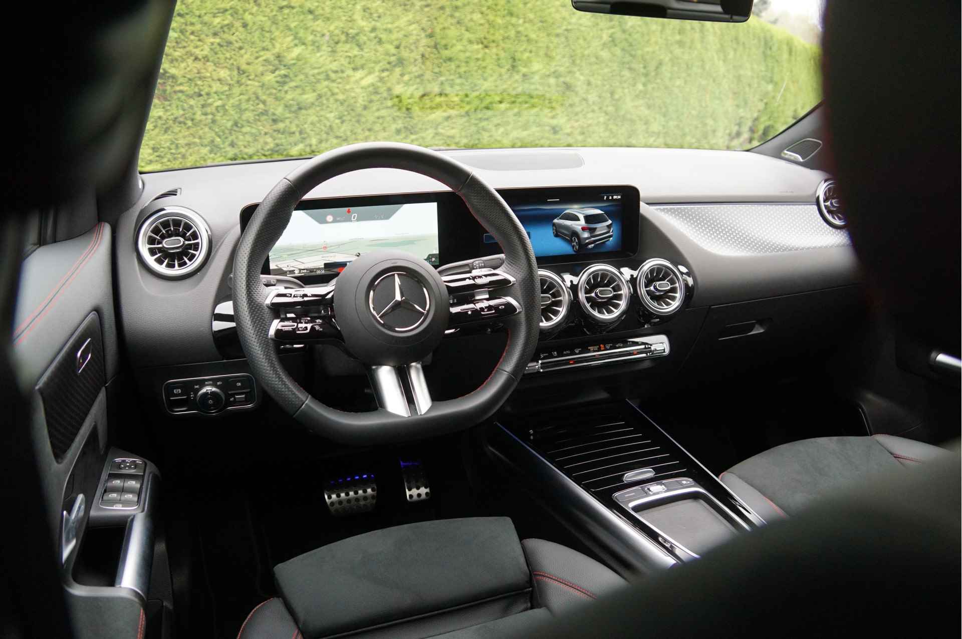 Mercedes-Benz GLA GLA 250 e AMG Line Facelift | Distronic Burmester Keyless Multibeam - 31/49