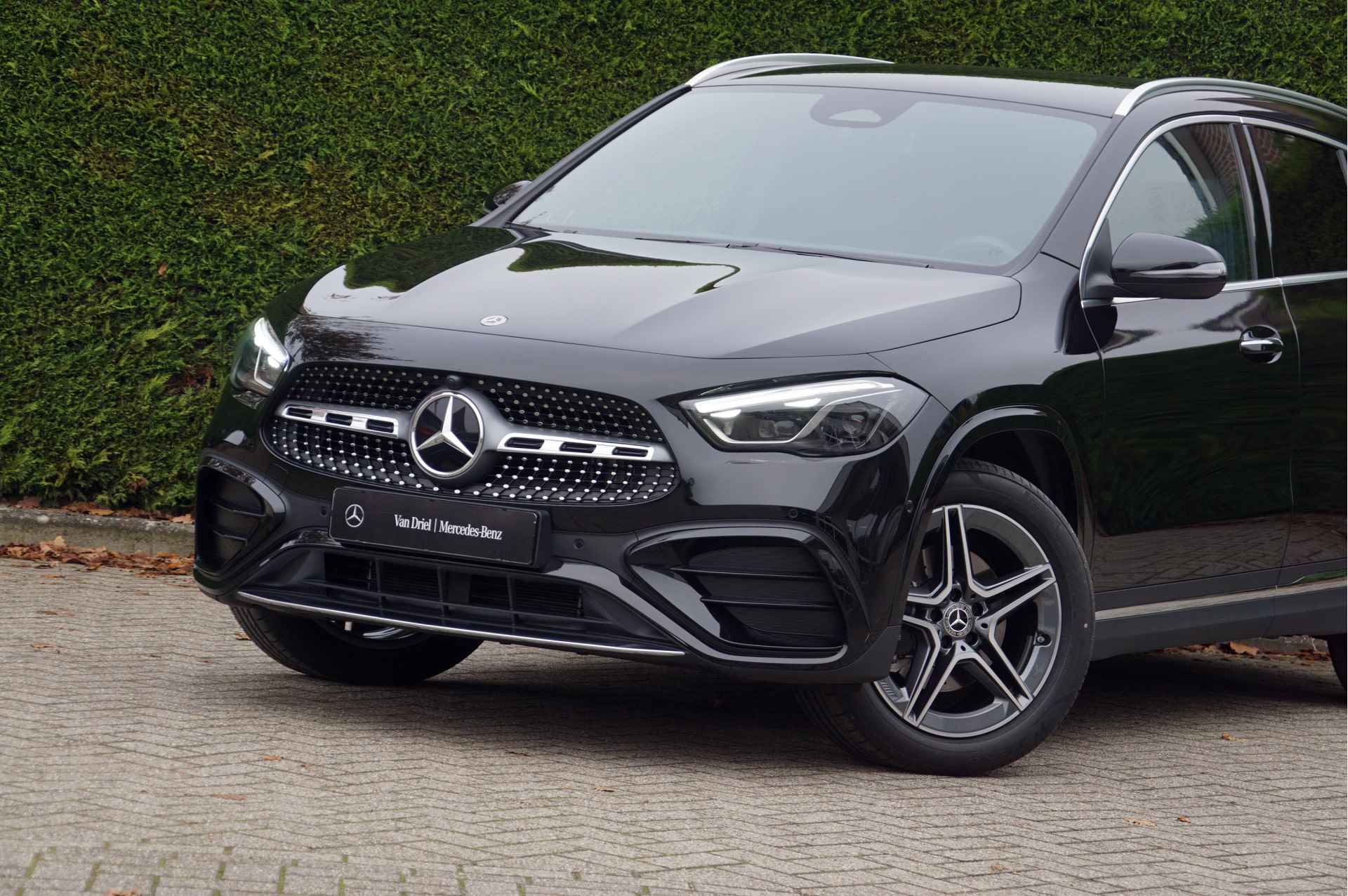 Mercedes-Benz GLA GLA 250 e AMG Line Facelift | Distronic Burmester Keyless Multibeam - 43/49