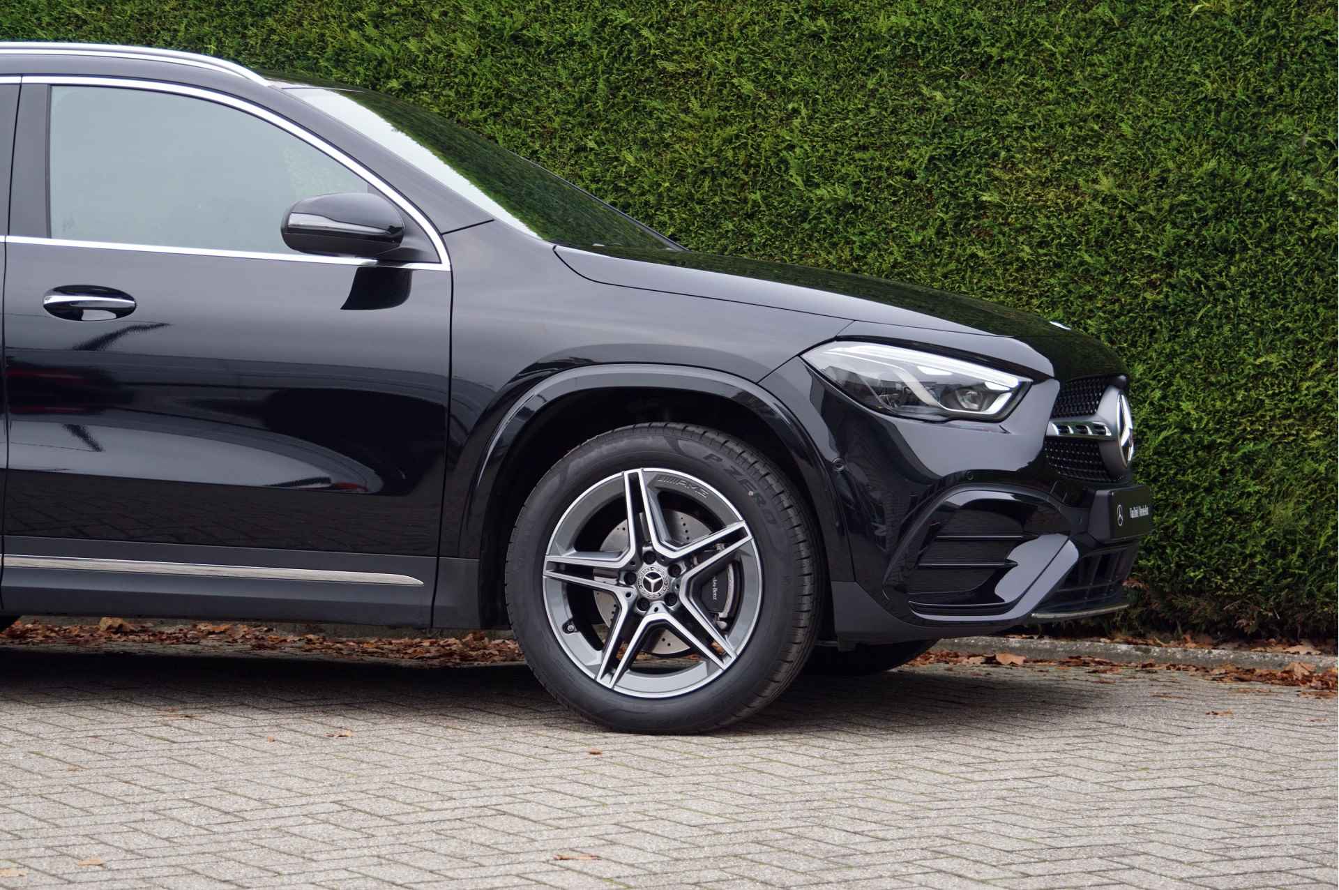 Mercedes-Benz GLA GLA 250 e AMG Line Facelift | Distronic Burmester Keyless Multibeam - 46/49