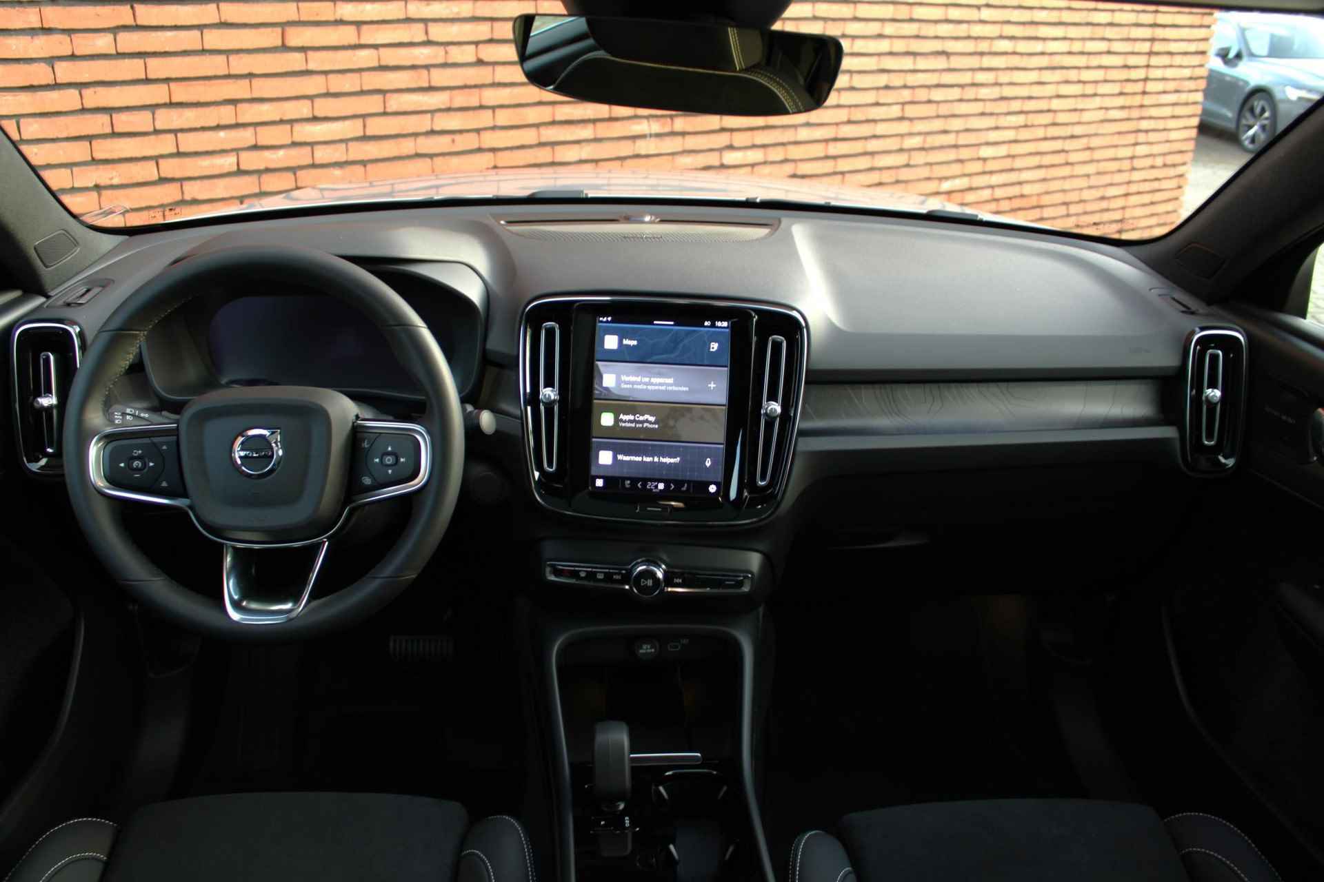 Volvo C40 Single Motor Extended Range Ultimate 252PK 82 kWh, Harman/Kardon Premium Geluidssysteem, Panoramadak, Elektrisch Verstelbare Bestuurdersstoel Met Geheugenfunctie, Visual Park Assist Incl. 360° Parkeercamera,19" Lichtmetalen Velgen, Adaptieve Cruise Control Met Stuurhulp, Google Services, Verwarmbare Voorstoelen, Stuurwielverwarming - 5/27