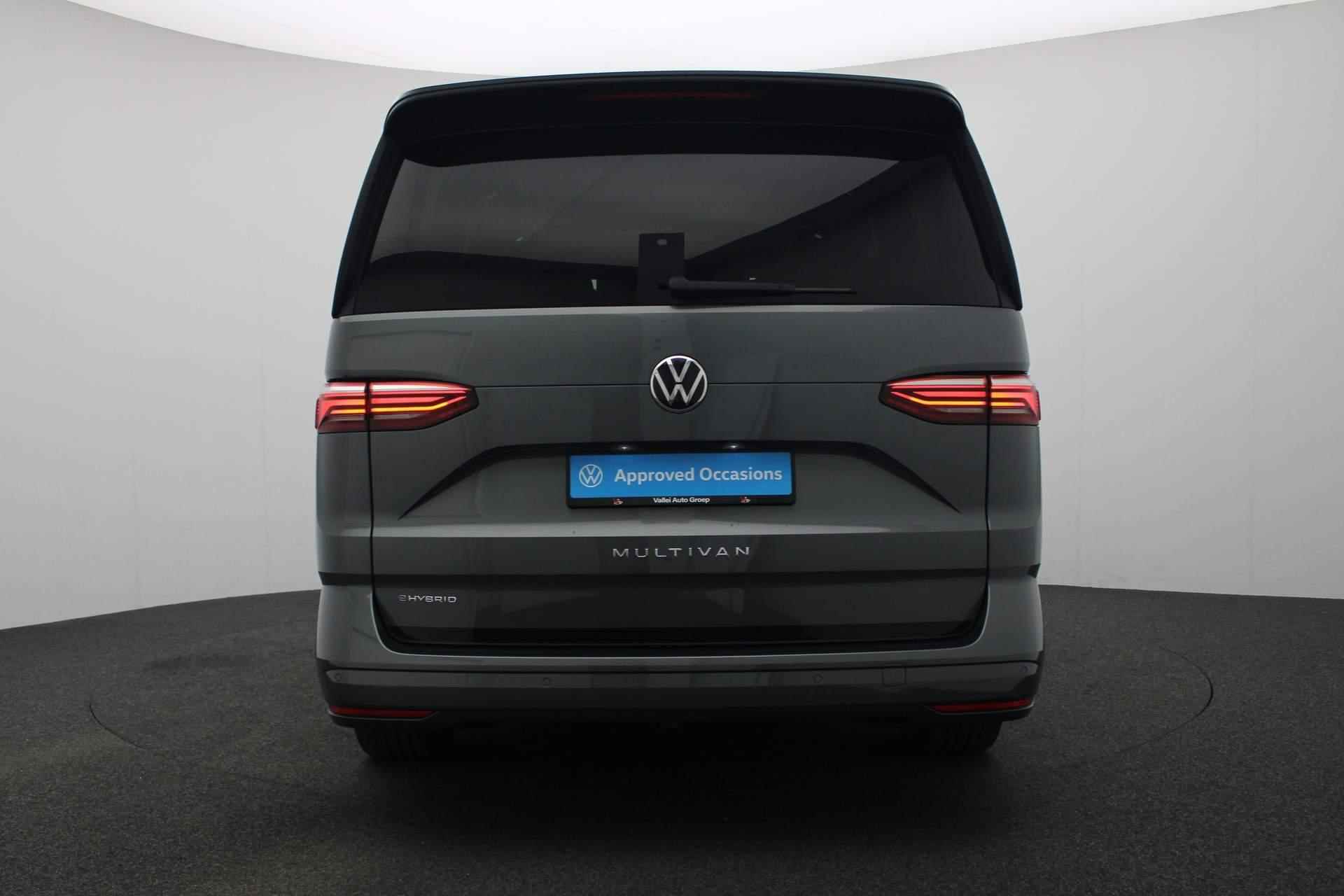 Volkswagen Multivan 1.4 eHybrid 218PK DSG L2H1 Life | Trekhaak | IQ Light | Parkeersensoren voor/achter | Stoelverwarming | ACC | Keyless | Apple Carplay / Android Auto - 18/40