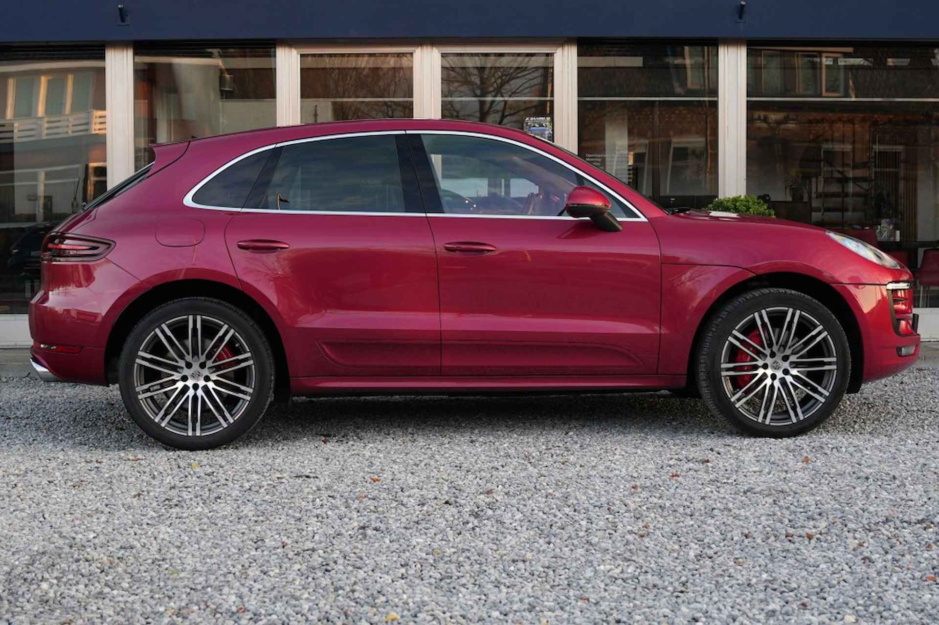 PORSCHE Macan 3.6 TURBO - 4/56