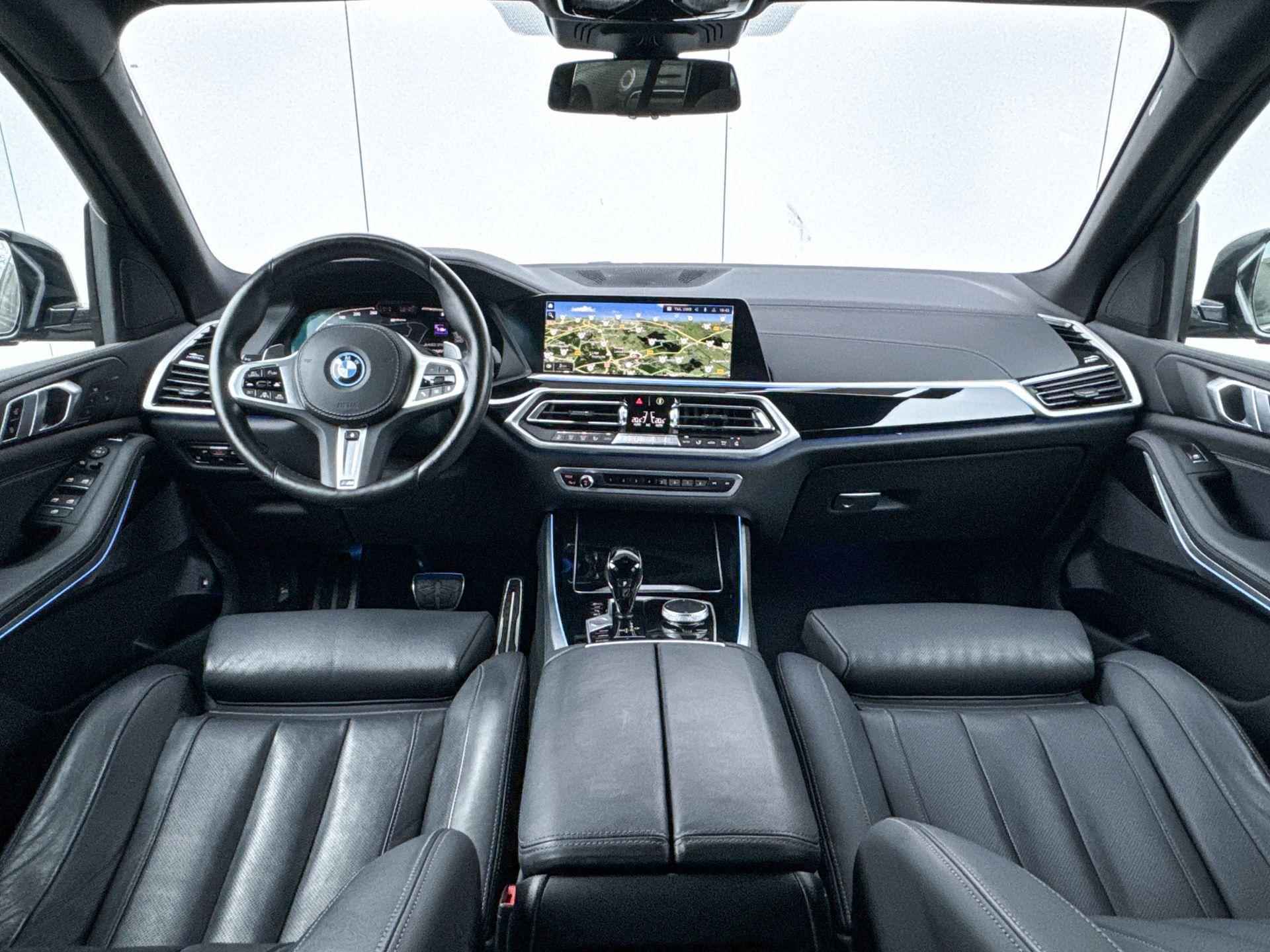 BMW X5 xDrive45e High Executive M-Sport / Co-Pilot Pack / 22" / Stuurwielrandverwarming / Soft Close / Trekhaak / Panoramadak / Head Up Display / Comfort Access / Getinte Ramen / Stoelventilatie / Stoelverwarming voor en achter - 15/30